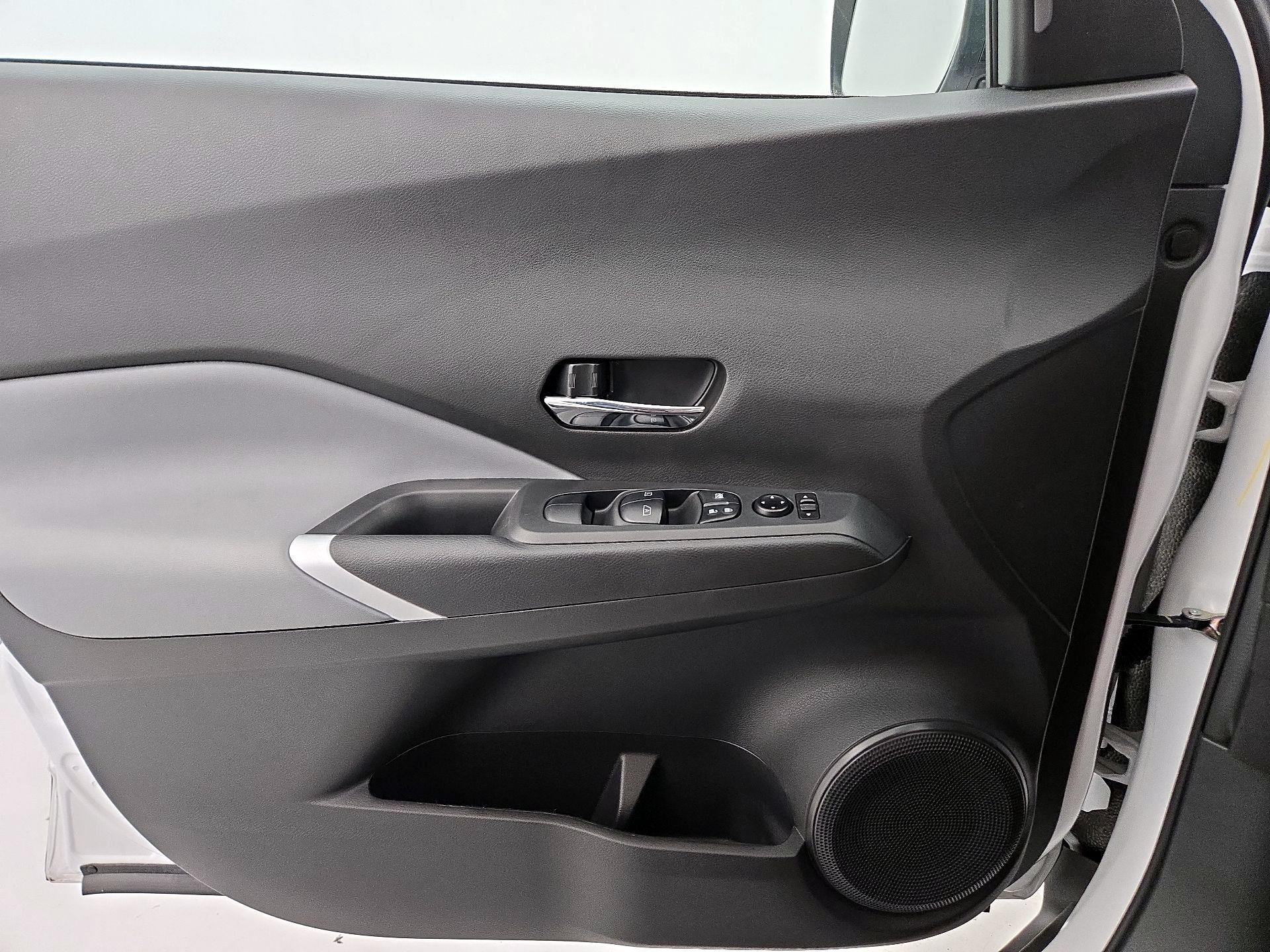Thumbnail: 2024 Nissan Kicks - 12