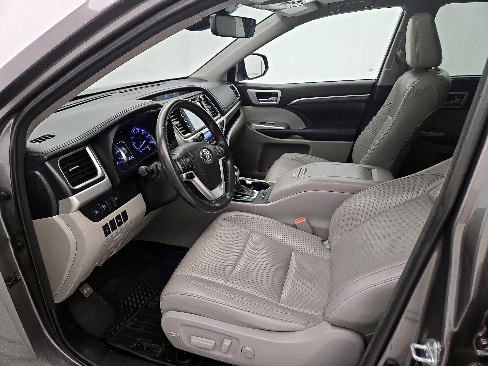 Thumbnail: 2018 Toyota Highlander - 11