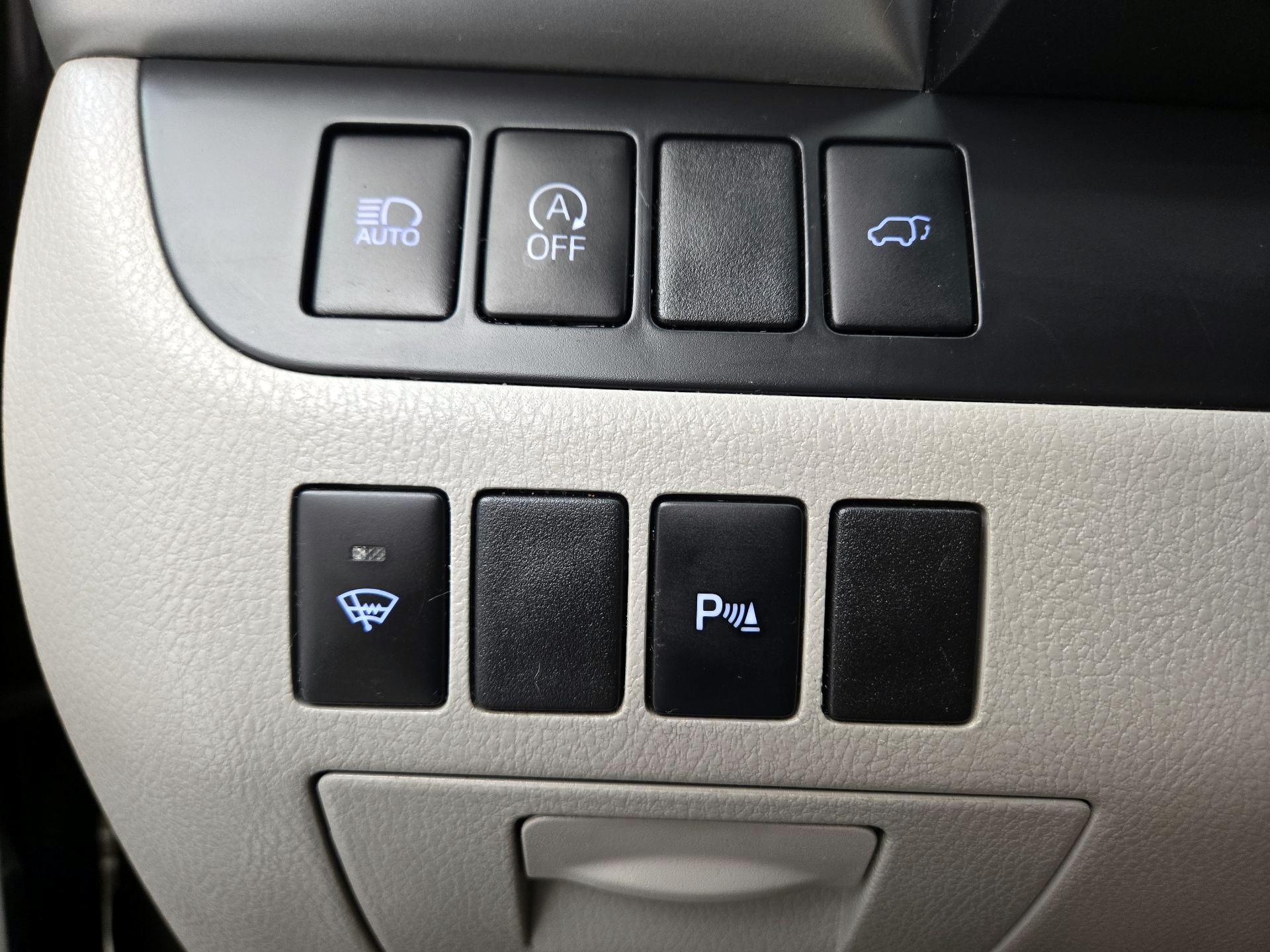 Thumbnail: 2018 Toyota Highlander - 13