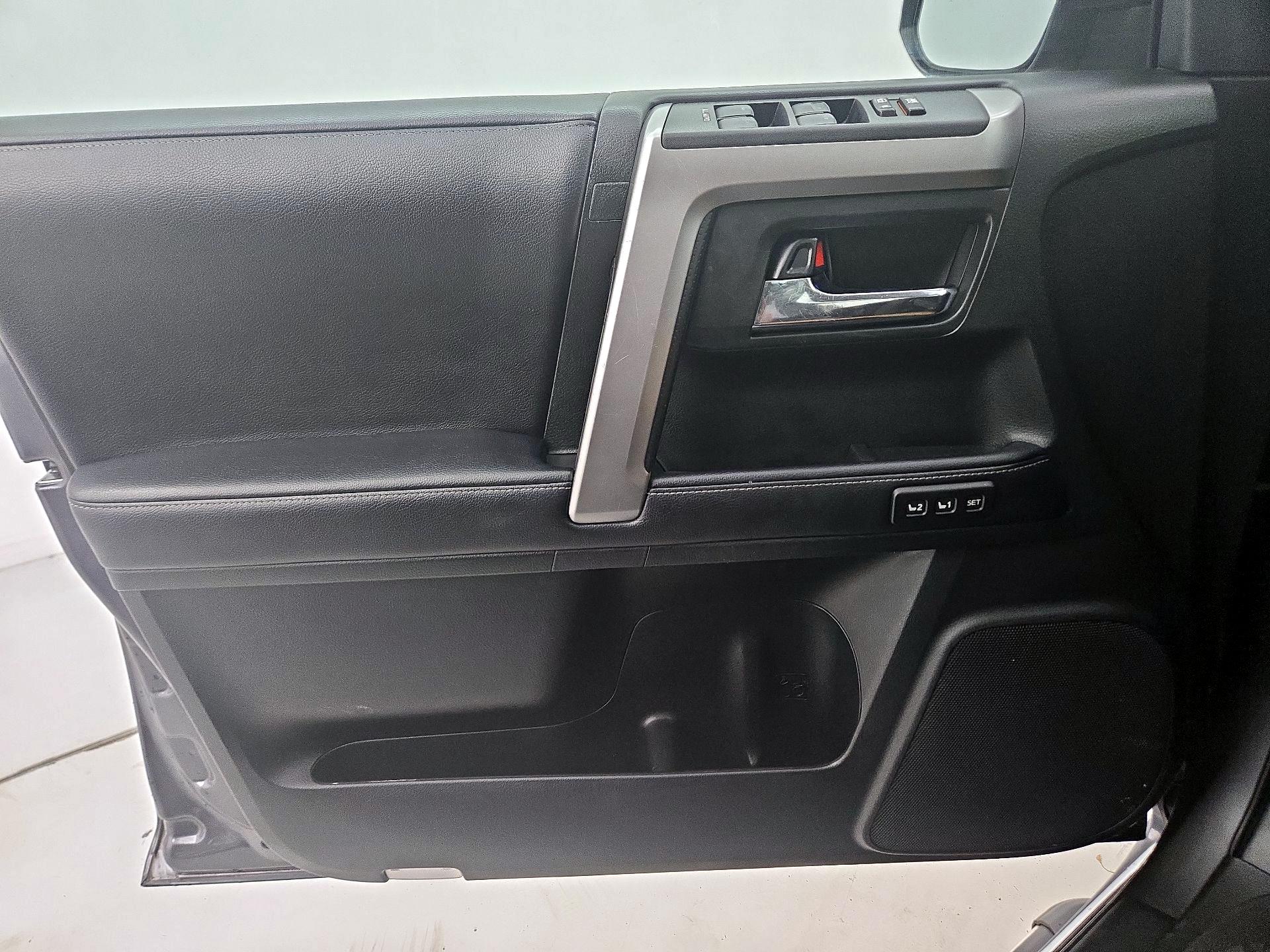 Thumbnail: 2019 Toyota 4Runner - 12