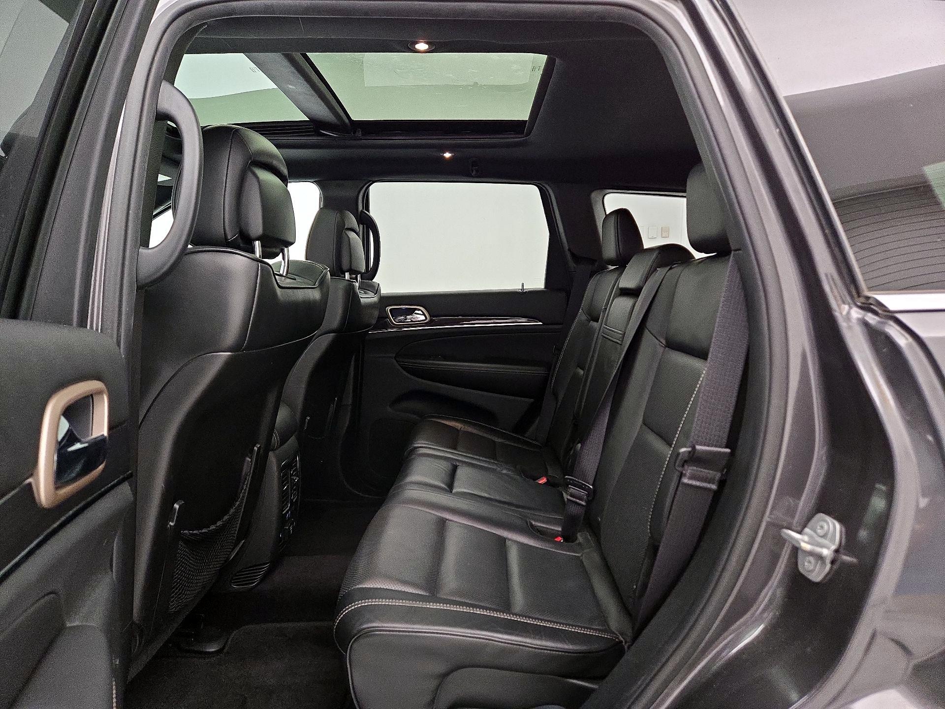 Thumbnail: 2017 Jeep Grand Cherokee - 20