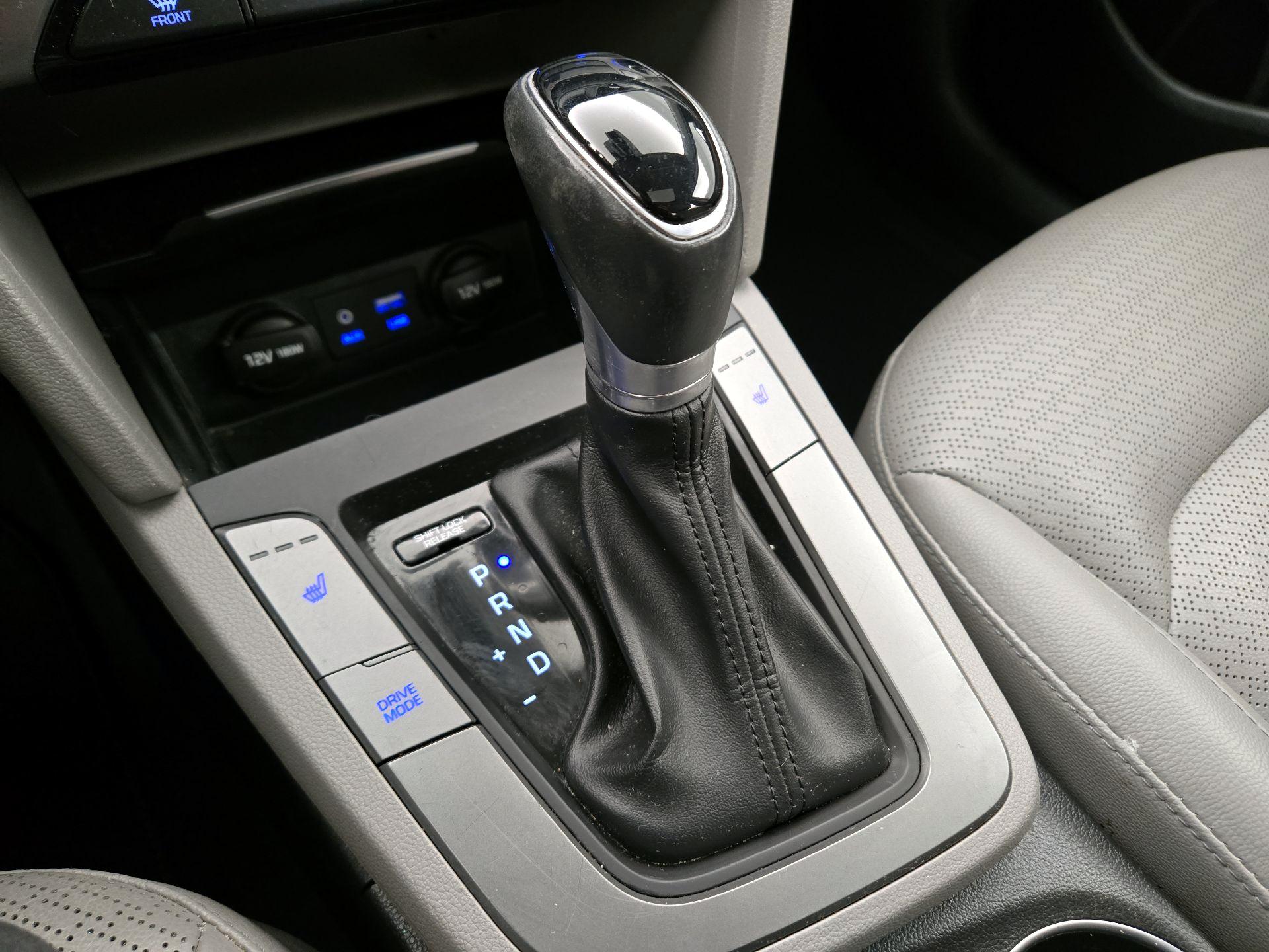 Thumbnail: 2018 Hyundai Elantra - 18