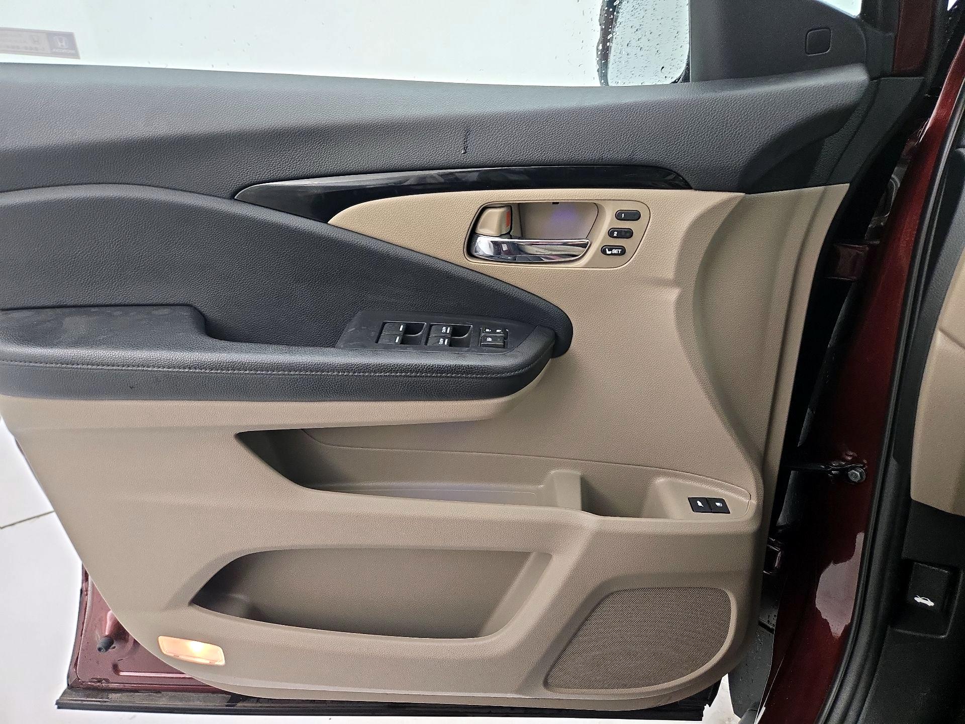 Thumbnail: 2020 Honda Pilot - 12
