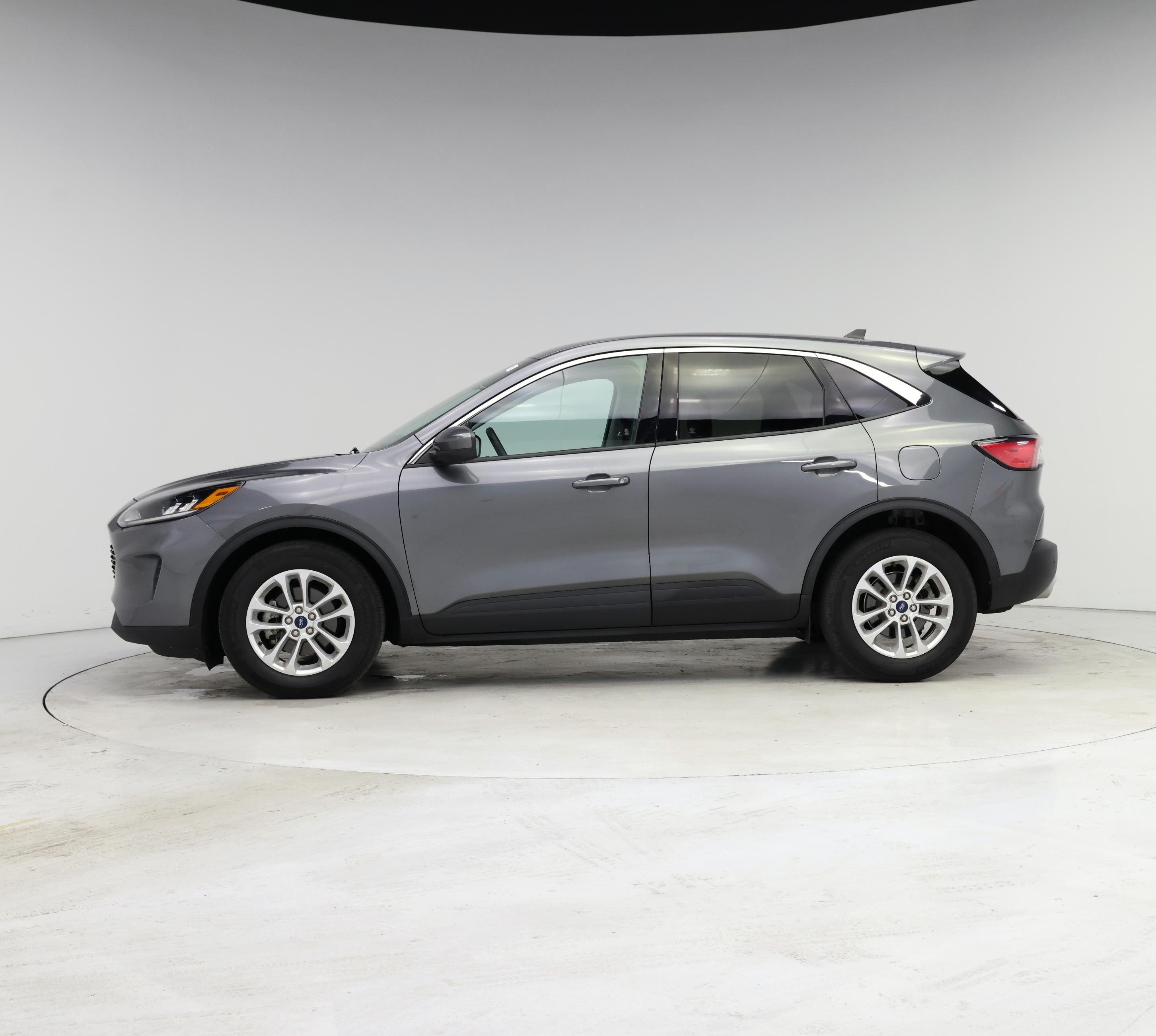 Thumbnail: 2021 Ford Escape - 3