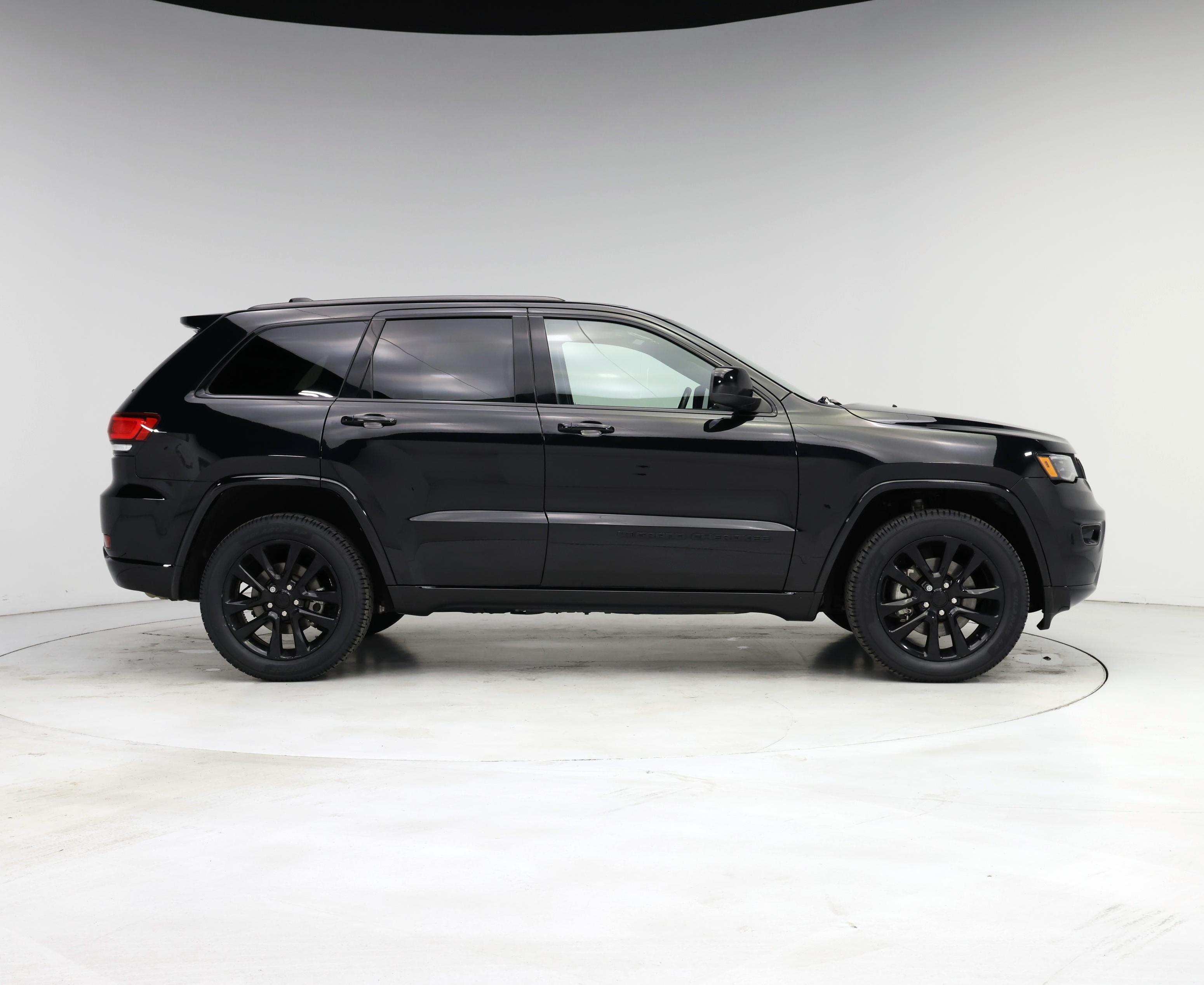 Thumbnail: 2022 Jeep Grand Cherokee - 7