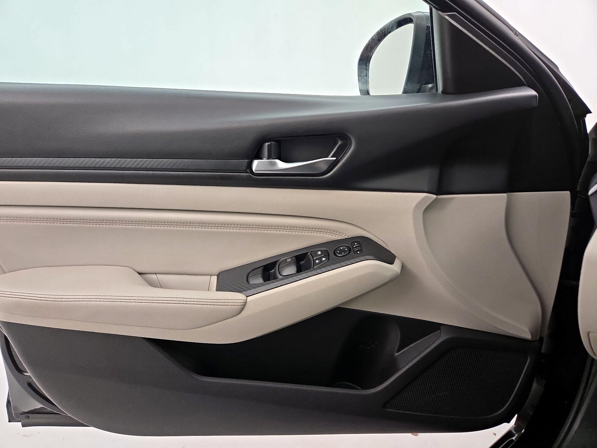 Thumbnail: 2020 Nissan Altima - 12