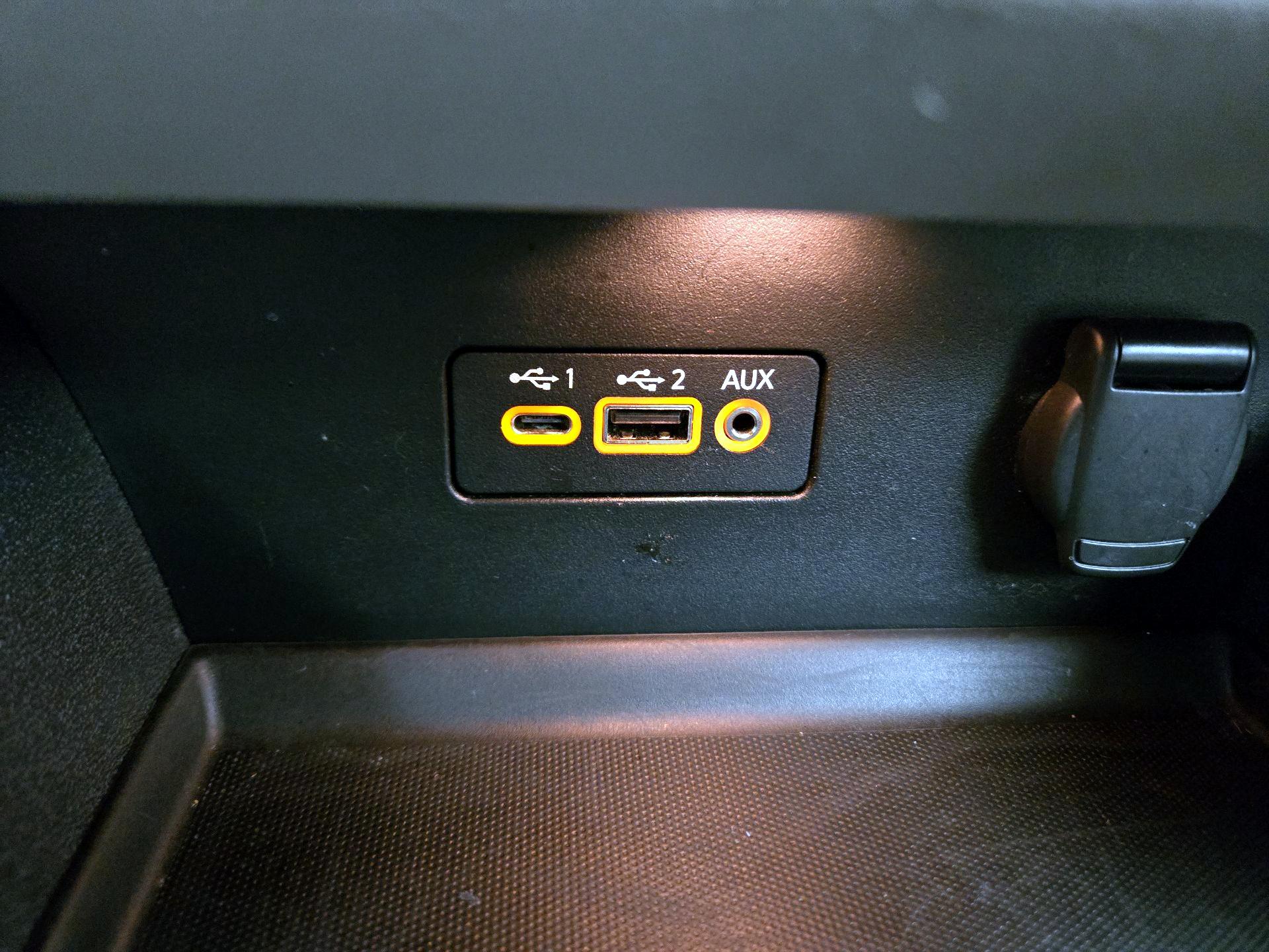 Thumbnail: 2020 Nissan Altima - 18