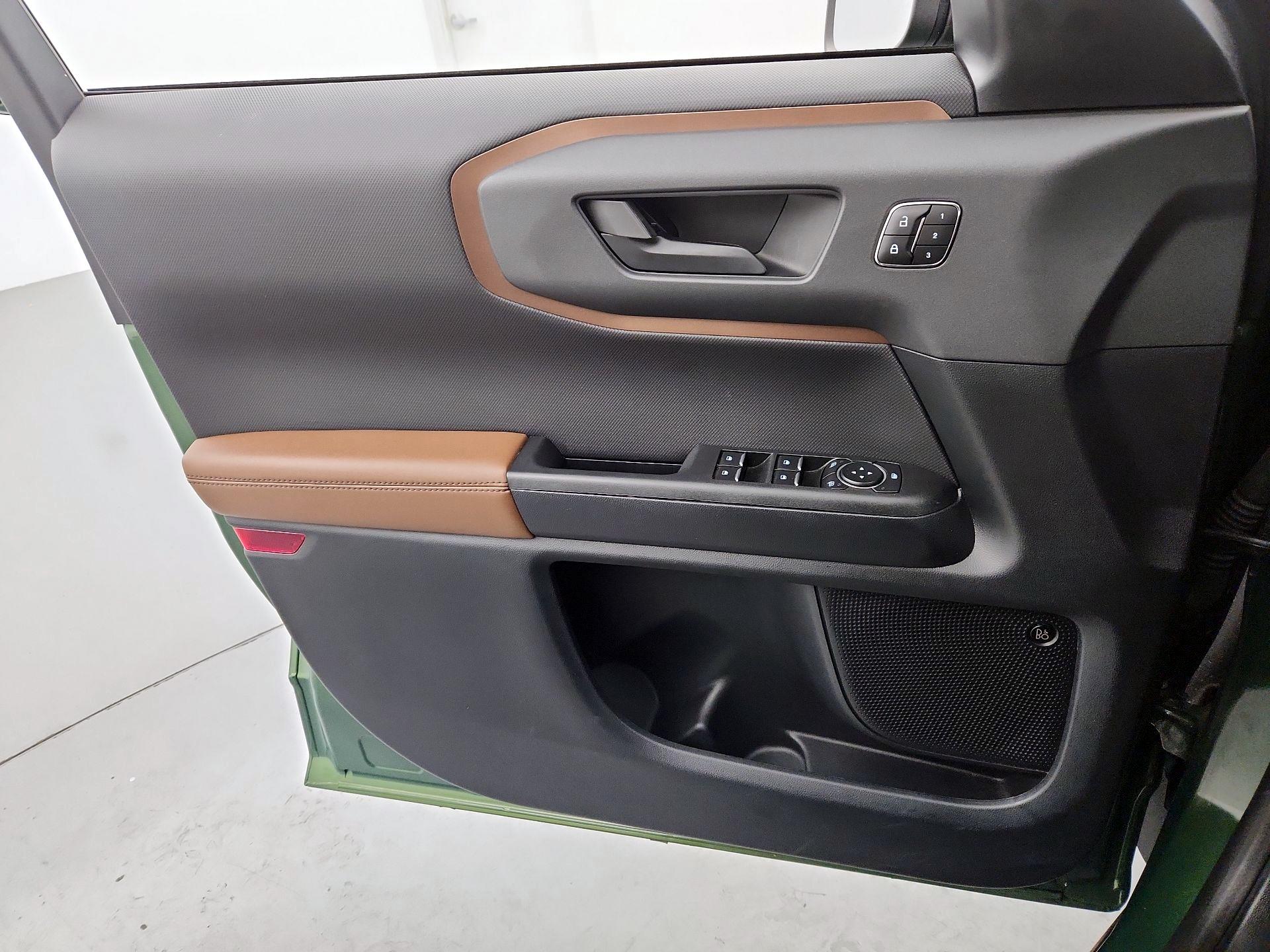 Thumbnail: 2023 Ford Bronco Sport - 12