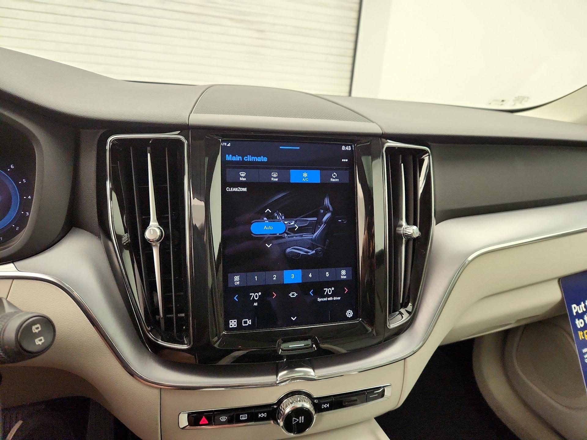 Thumbnail: 2022 Volvo XC60 - 16
