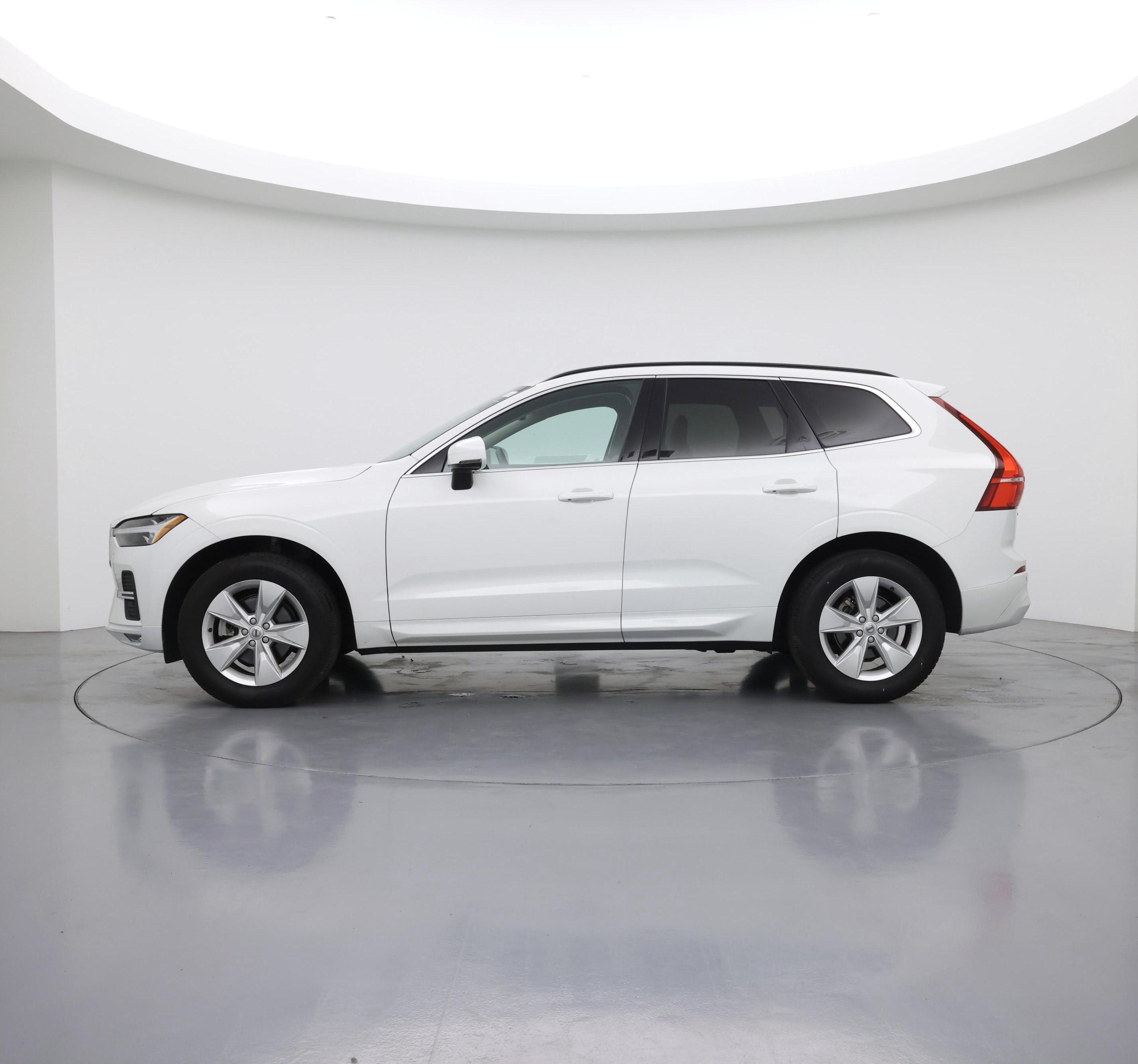 Thumbnail: 2022 Volvo XC60 - 3