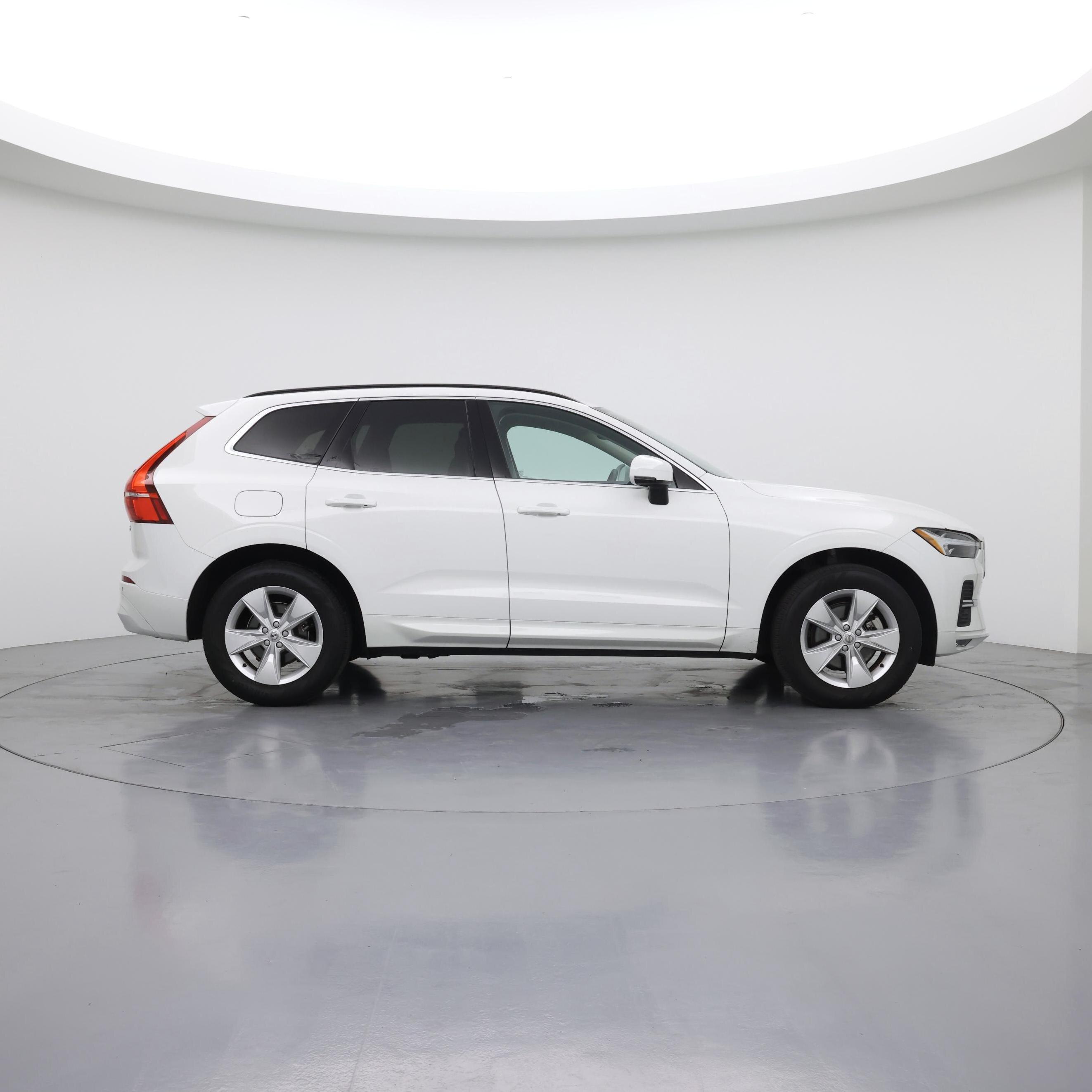 Thumbnail: 2022 Volvo XC60 - 7