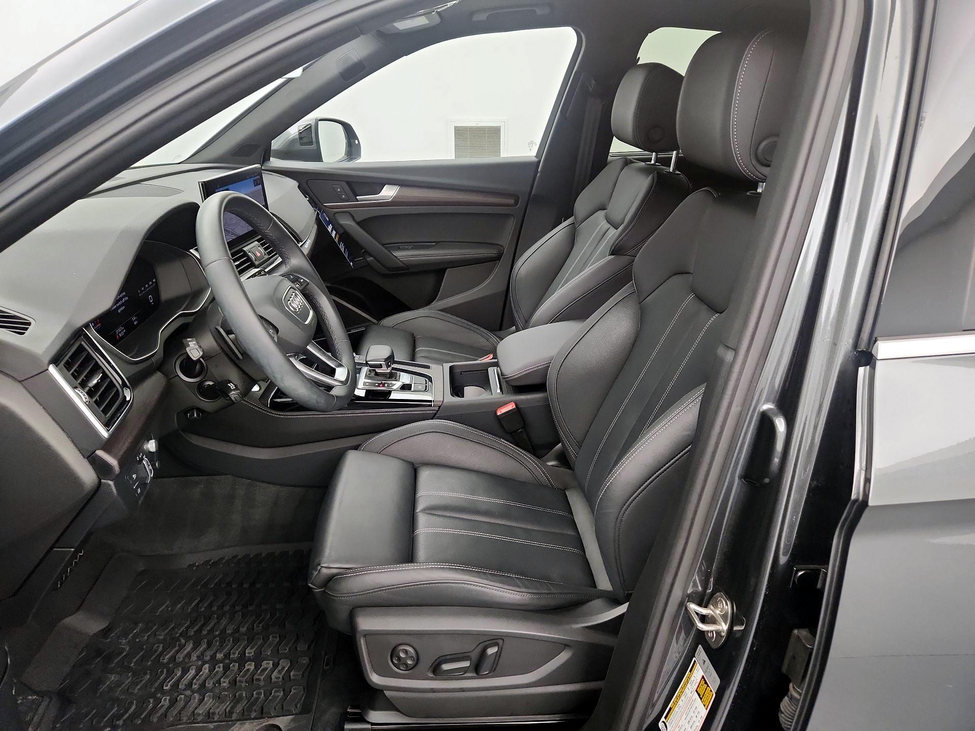Thumbnail: 2023 Audi Q5 - 11