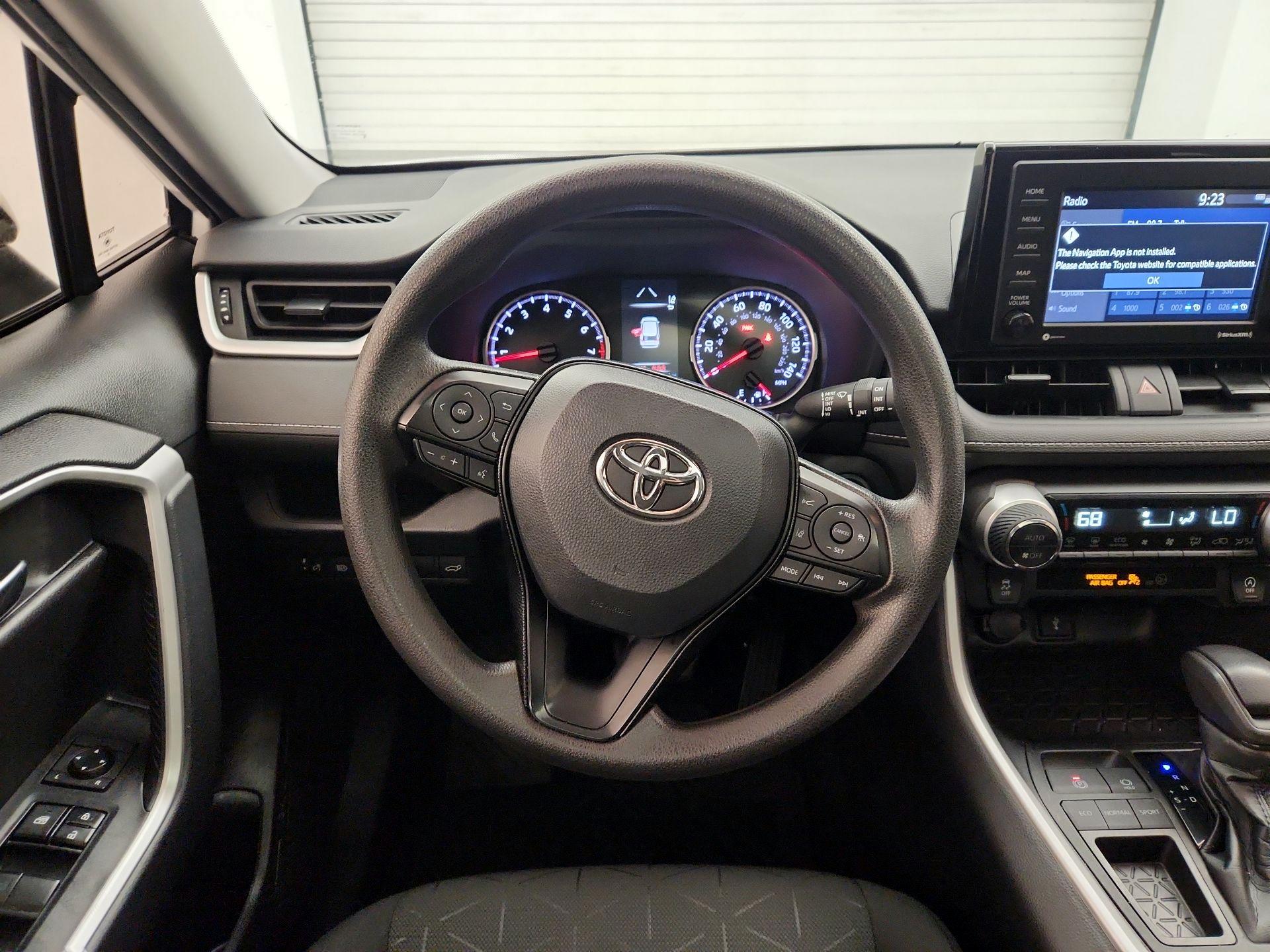 Thumbnail: 2021 Toyota RAV4 - 10
