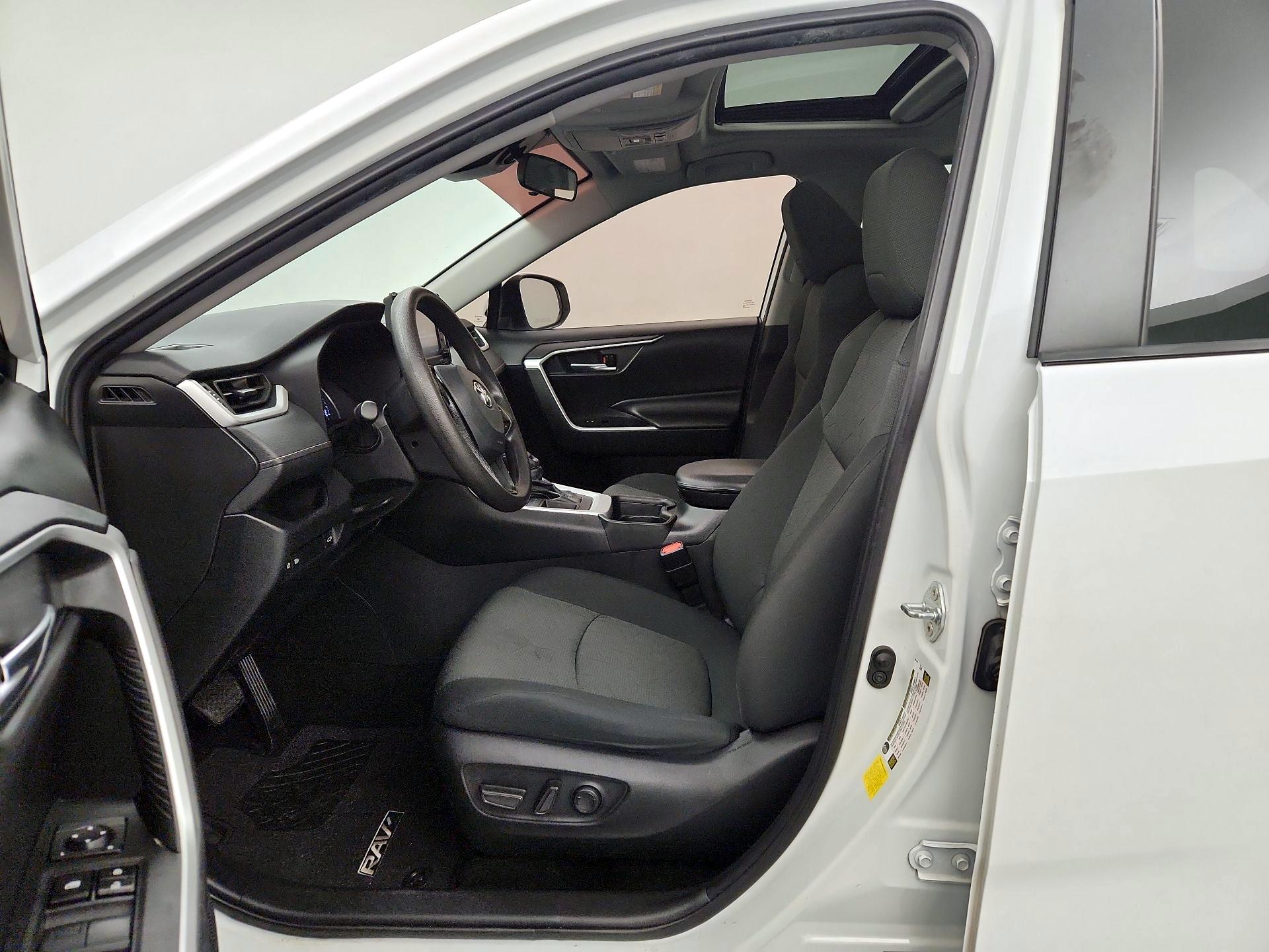 Thumbnail: 2021 Toyota RAV4 - 11
