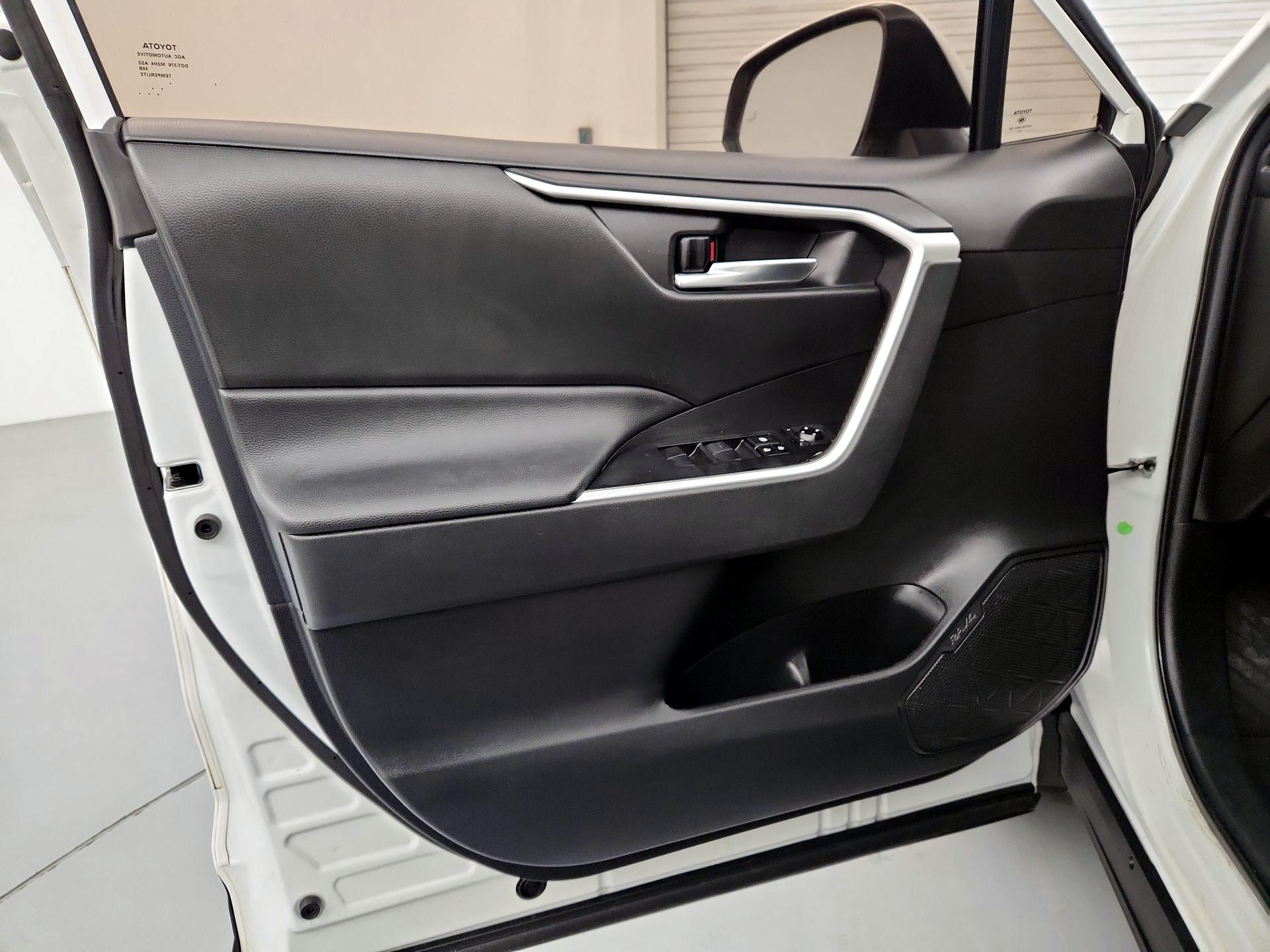 Thumbnail: 2021 Toyota RAV4 - 12