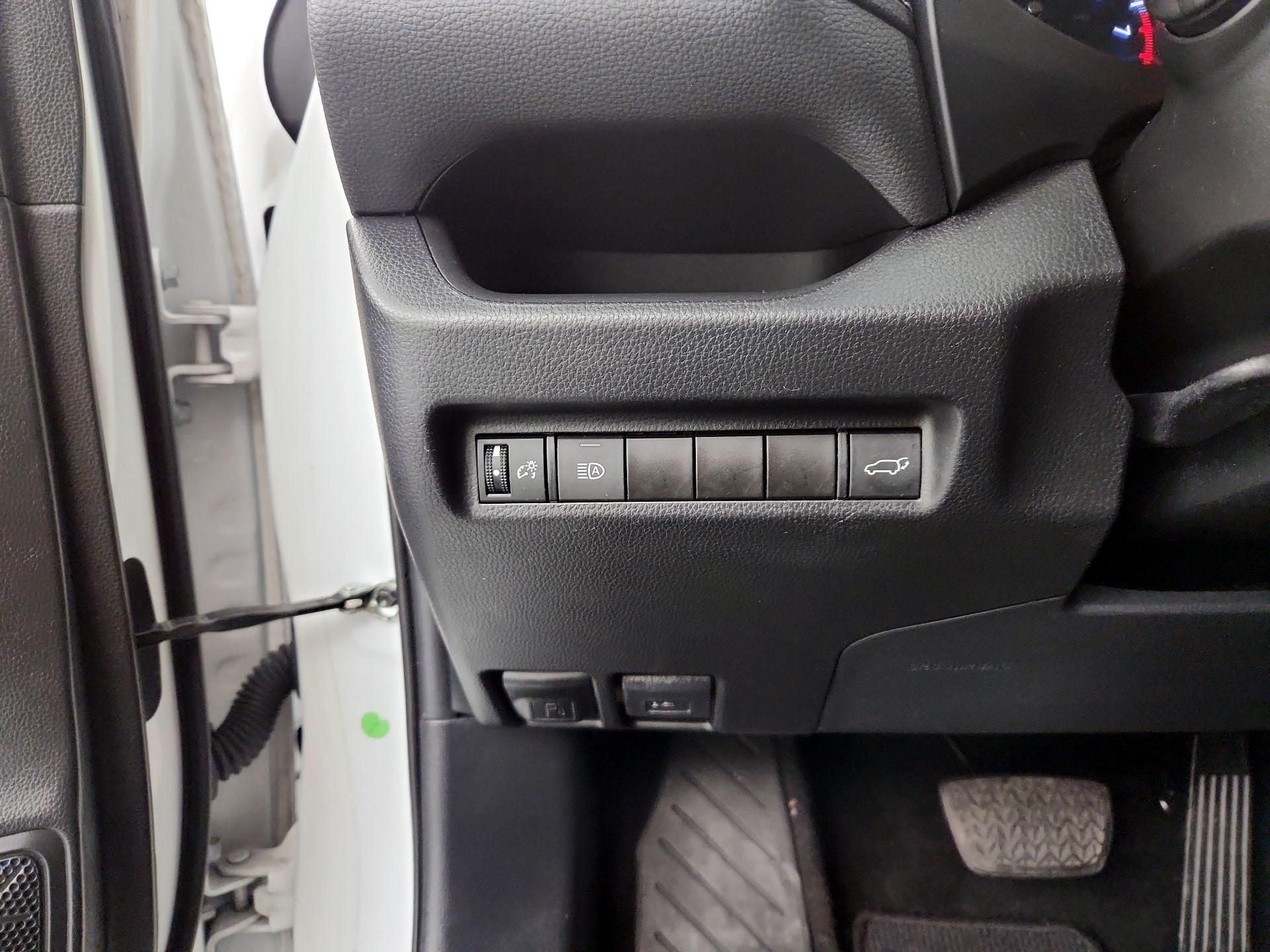 Thumbnail: 2021 Toyota RAV4 - 13