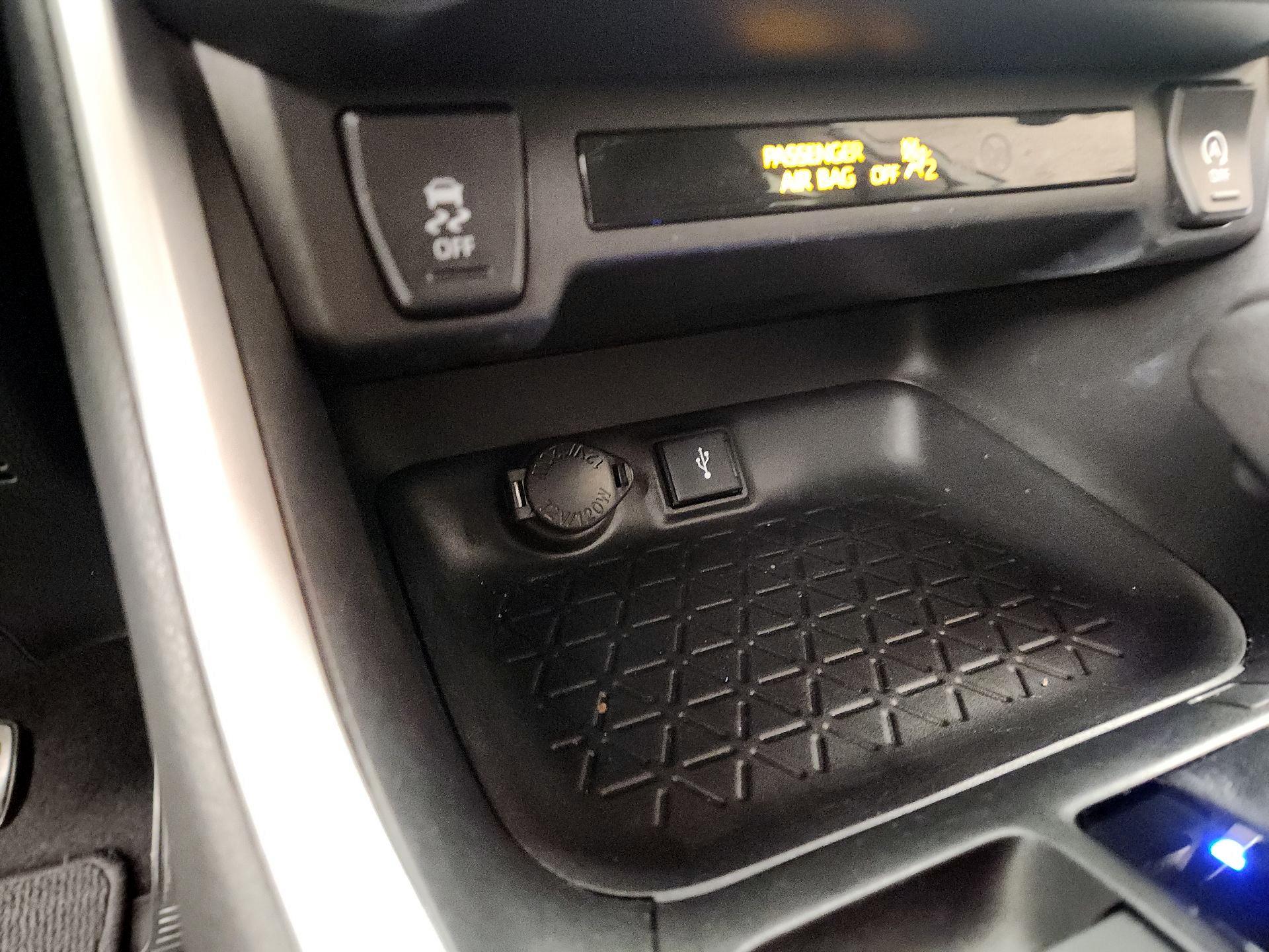 Thumbnail: 2021 Toyota RAV4 - 18