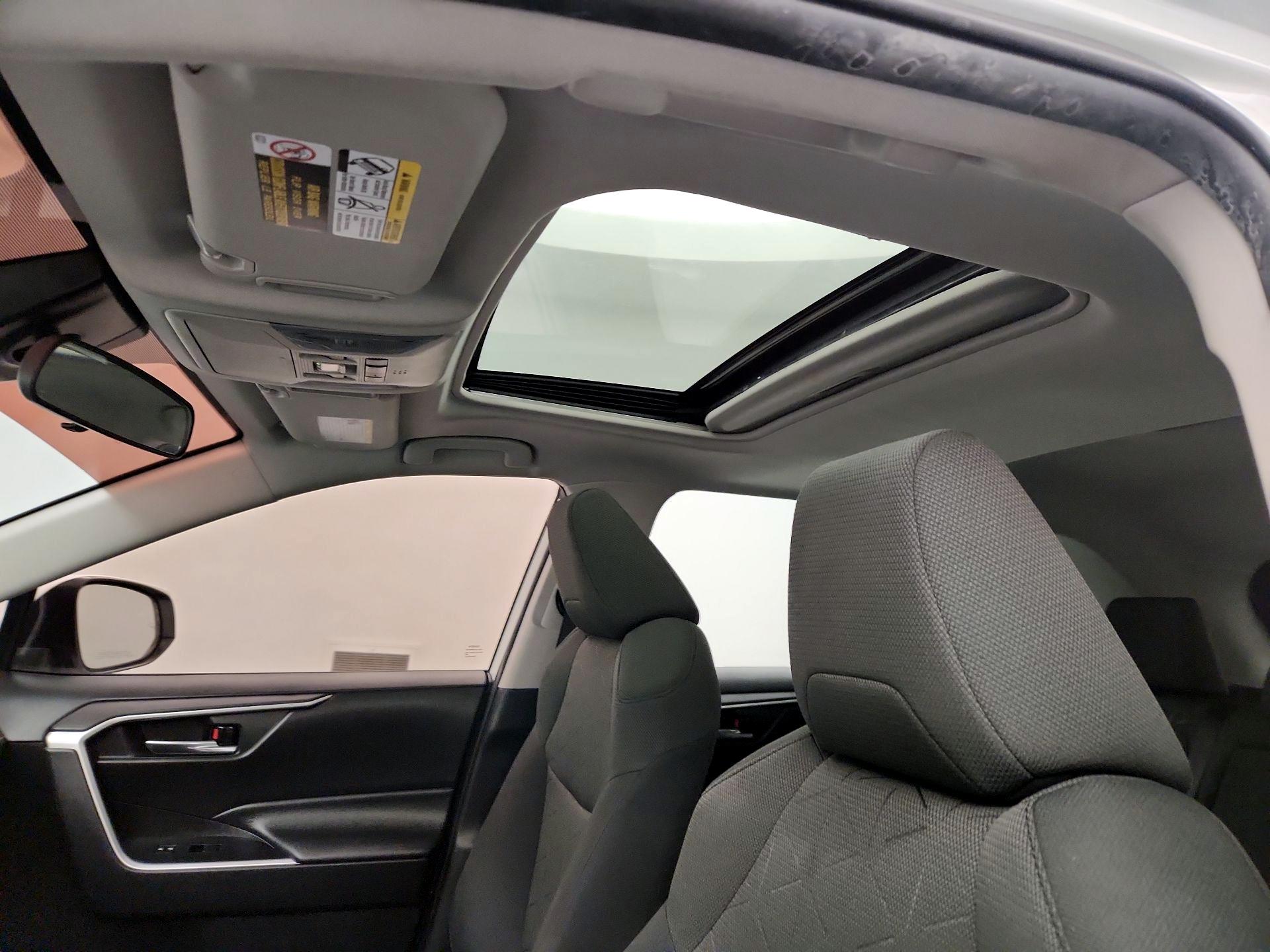 Thumbnail: 2021 Toyota RAV4 - 19