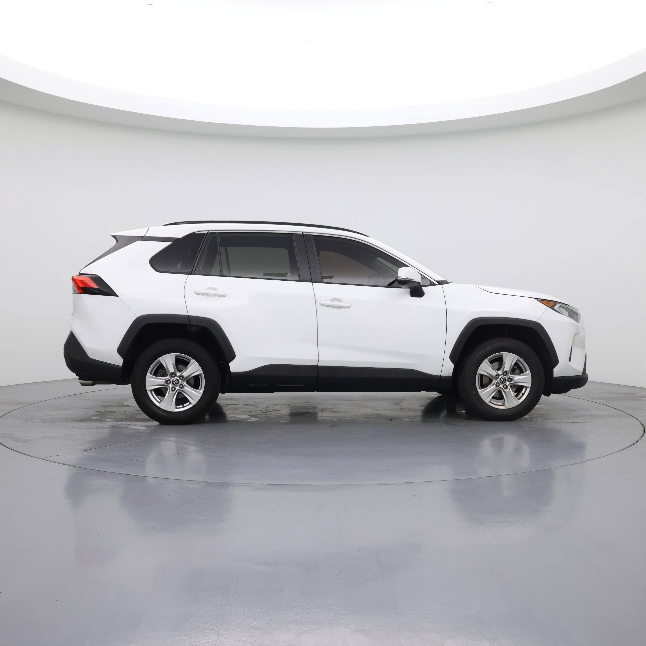 Thumbnail: 2021 Toyota RAV4 - 7
