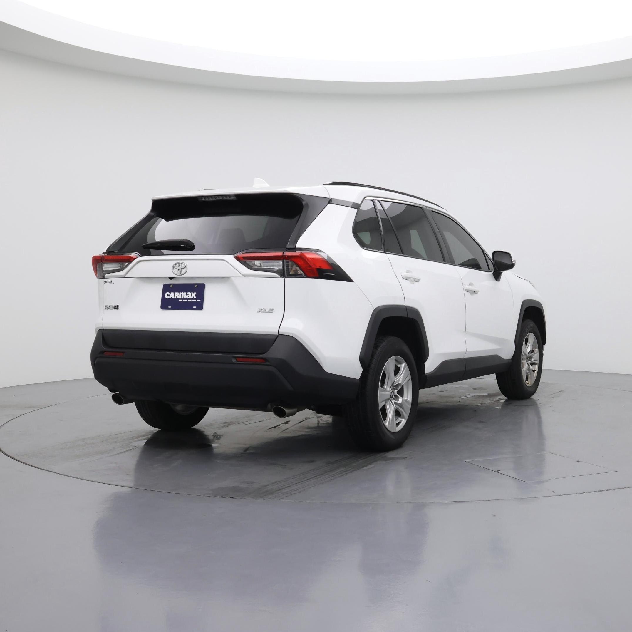 Thumbnail: 2021 Toyota RAV4 - 8