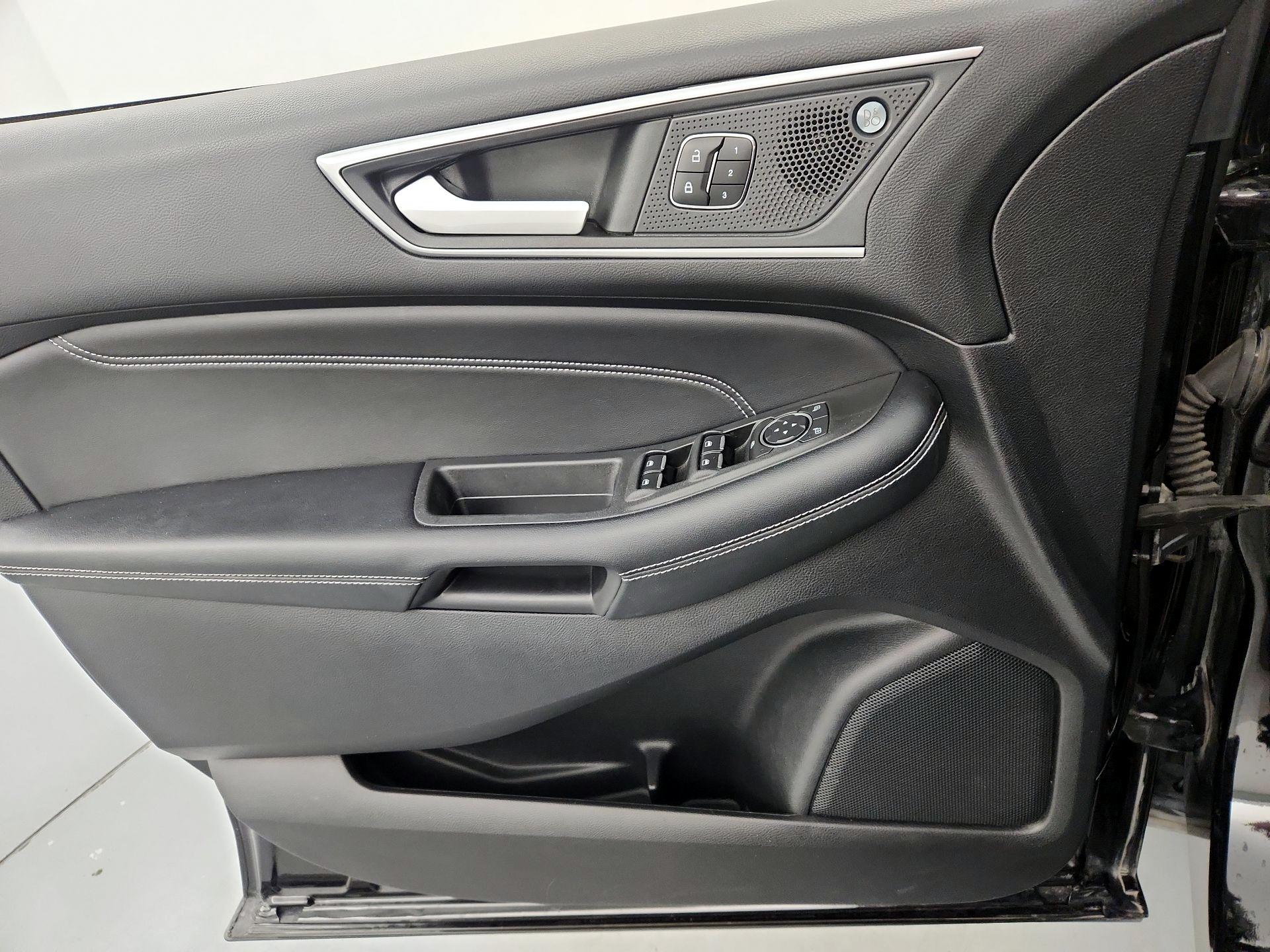 Thumbnail: 2022 Ford Edge - 12