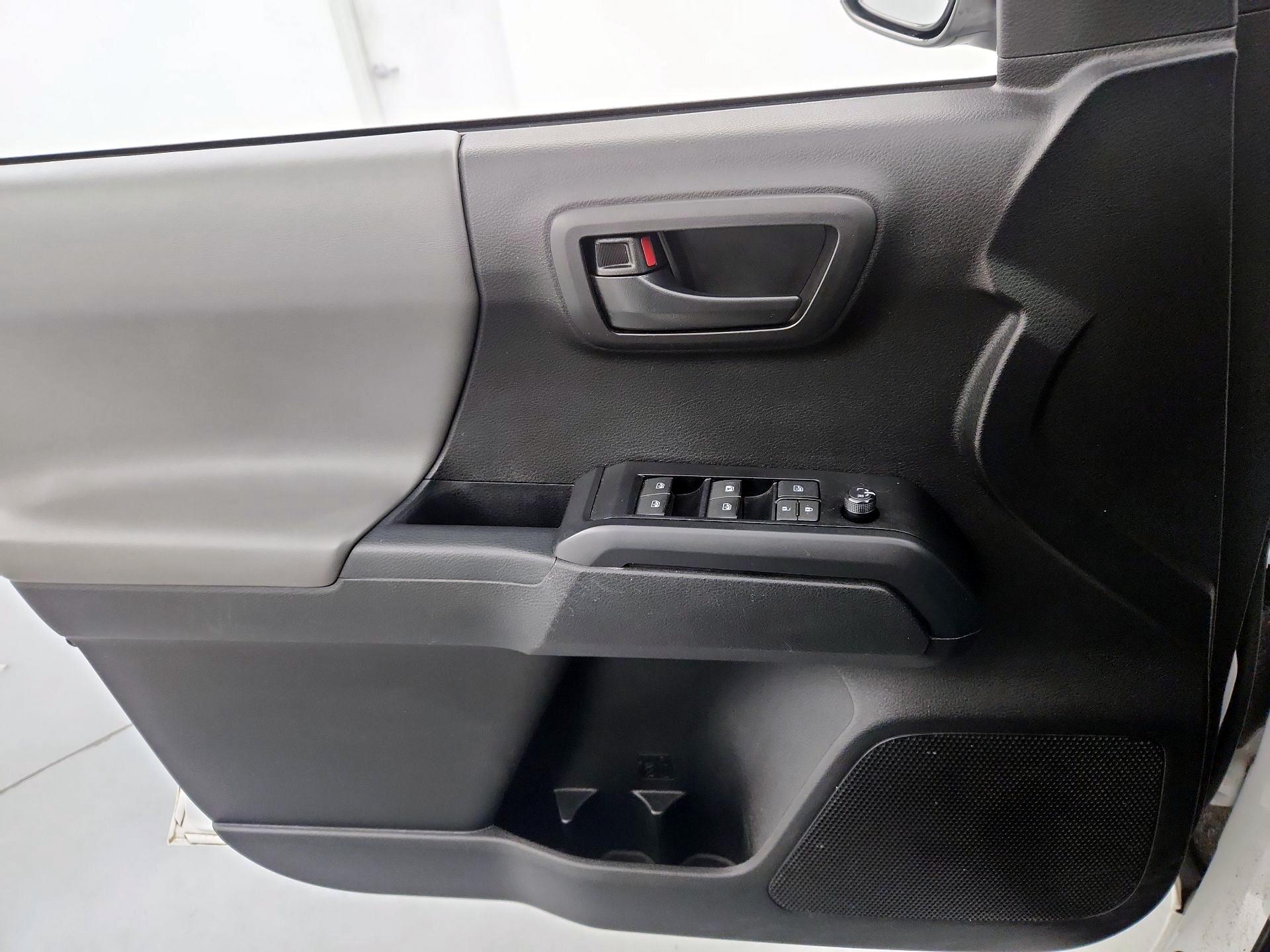 Thumbnail: 2022 Toyota Tacoma - 12