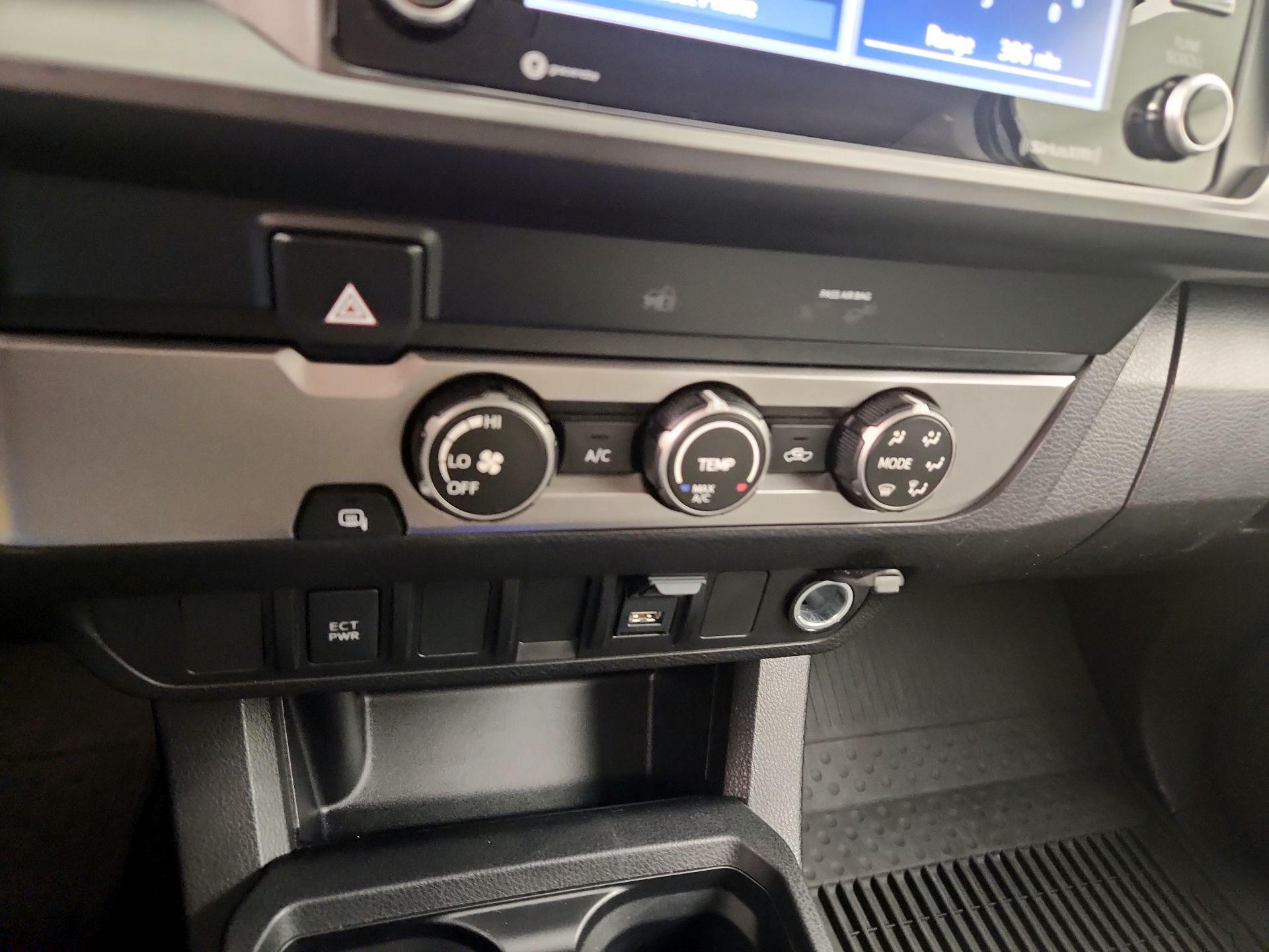 Thumbnail: 2022 Toyota Tacoma - 15