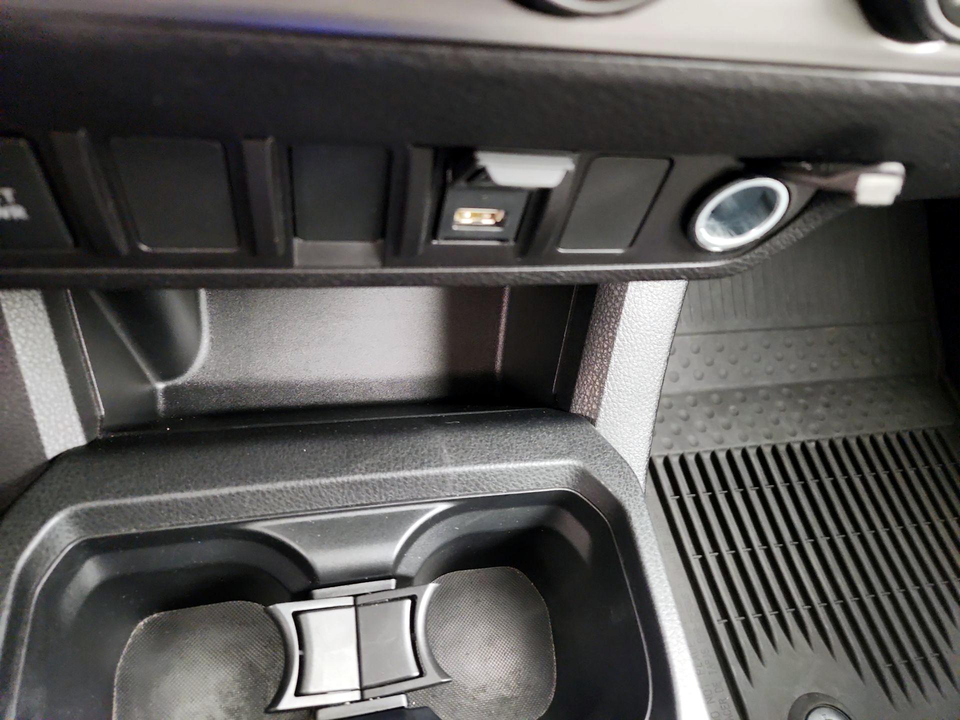 Thumbnail: 2022 Toyota Tacoma - 17