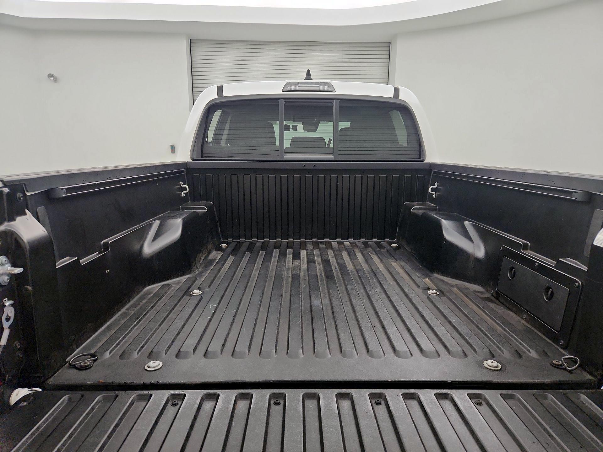 Thumbnail: 2022 Toyota Tacoma - 19