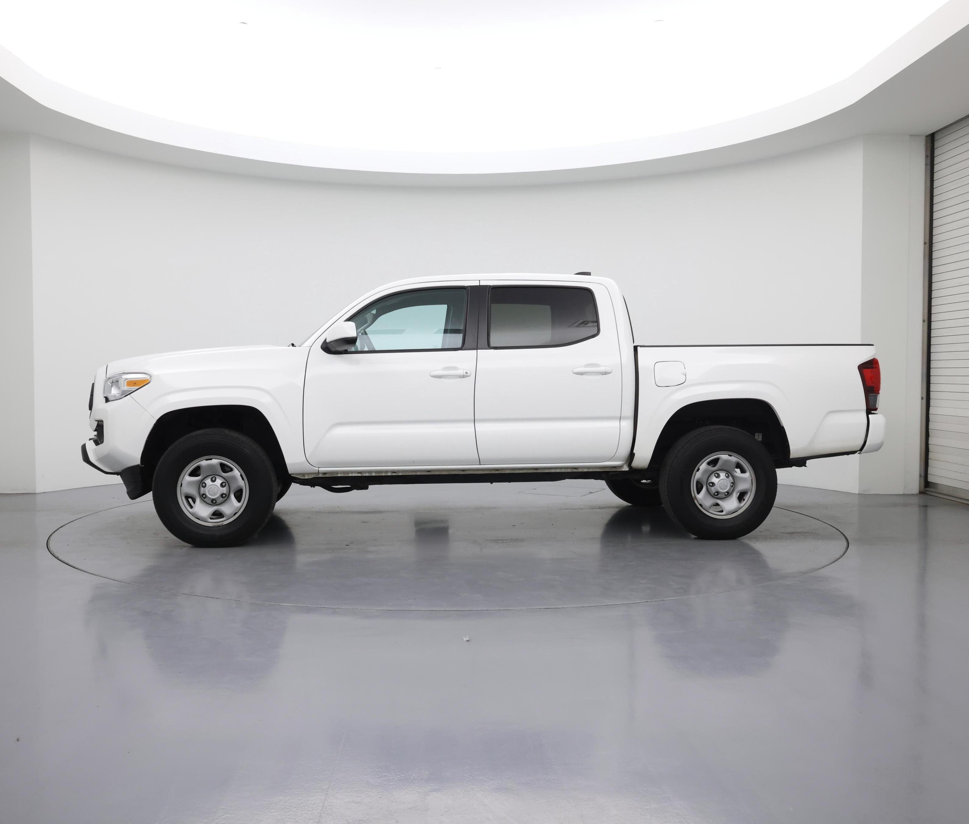 Thumbnail: 2022 Toyota Tacoma - 3