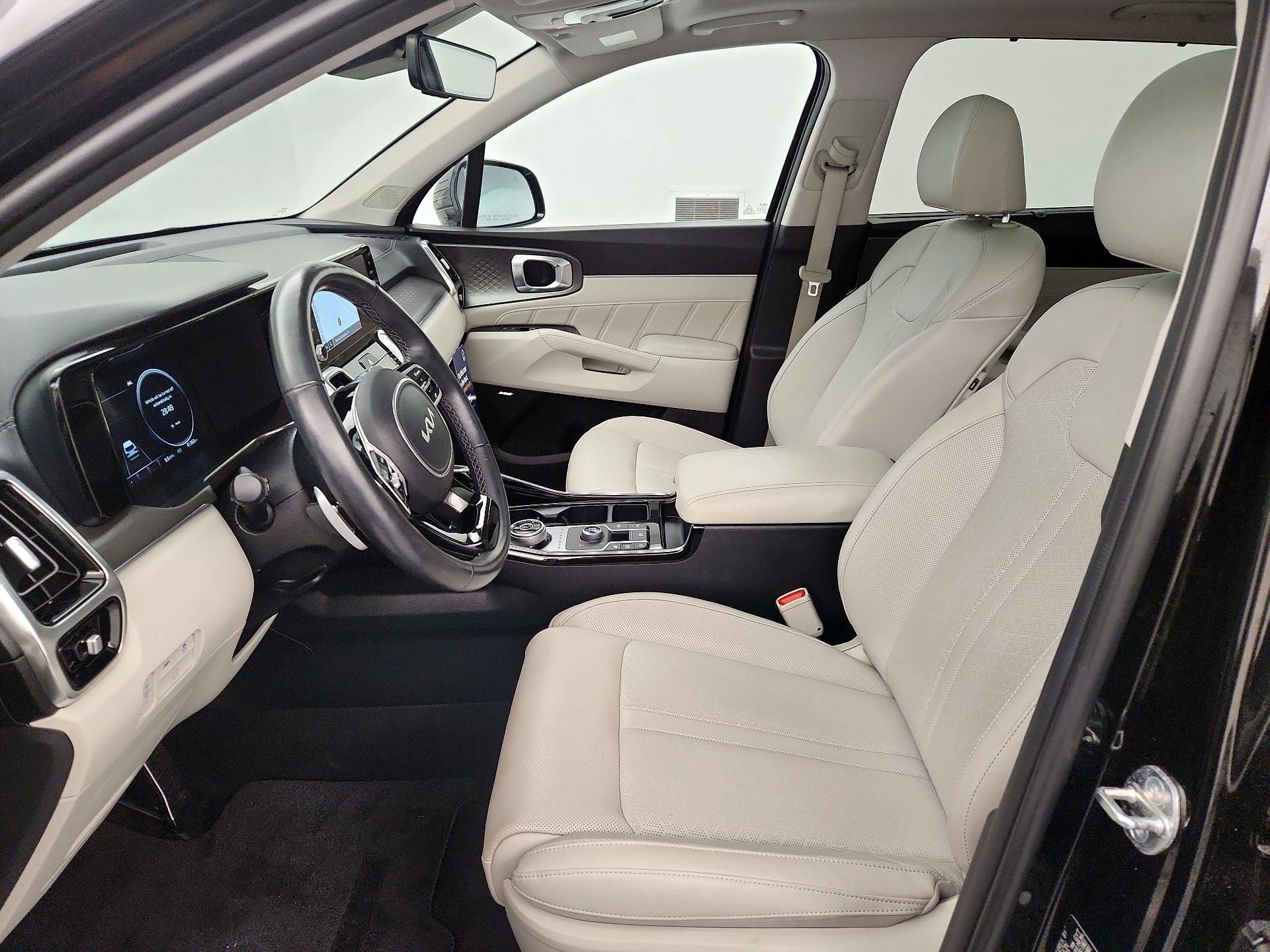 Thumbnail: 2023 Kia Sorento - 11