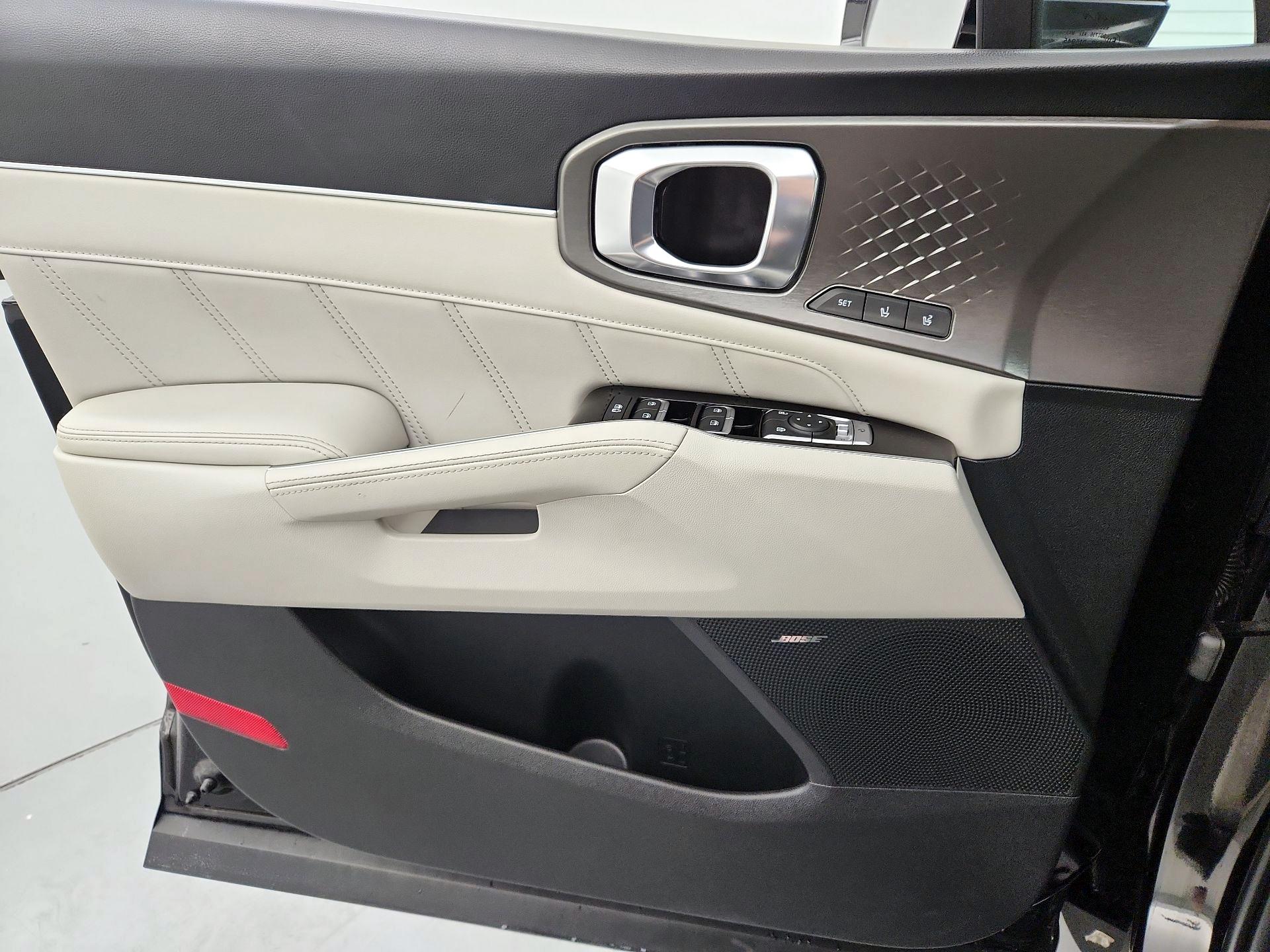 Thumbnail: 2023 Kia Sorento - 12