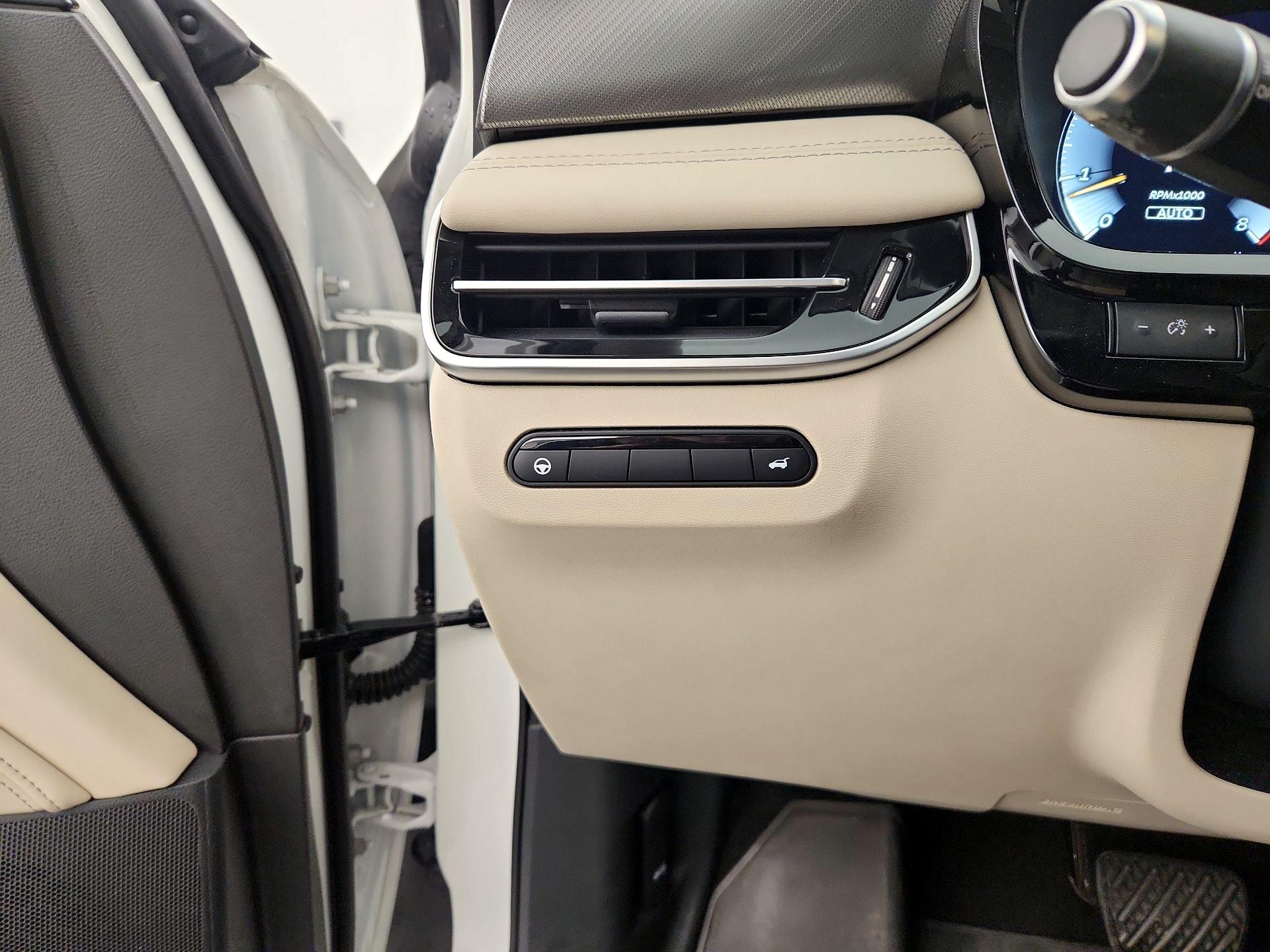 Thumbnail: 2023 INFINITI QX60 - 13