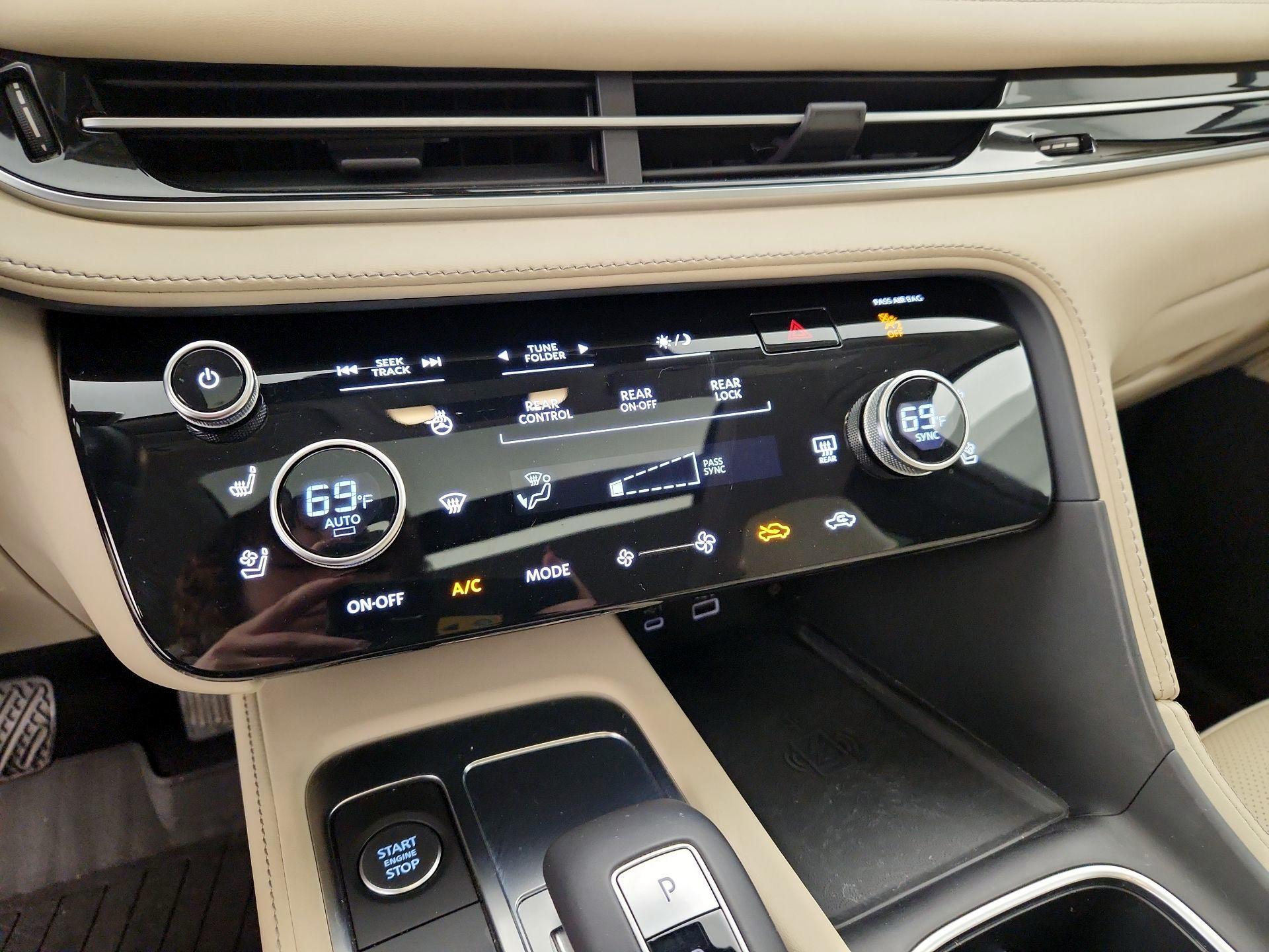 Thumbnail: 2023 INFINITI QX60 - 17