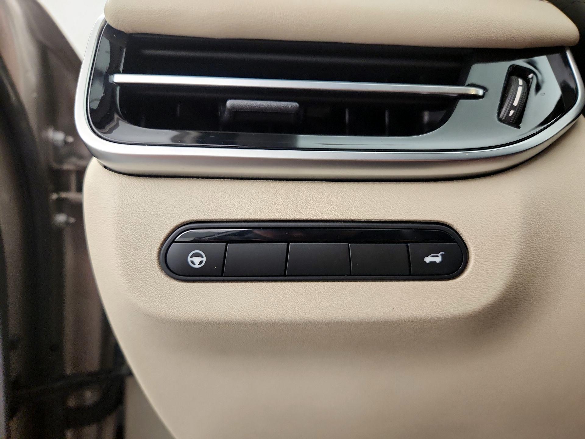 Thumbnail: 2023 INFINITI QX60 - 13