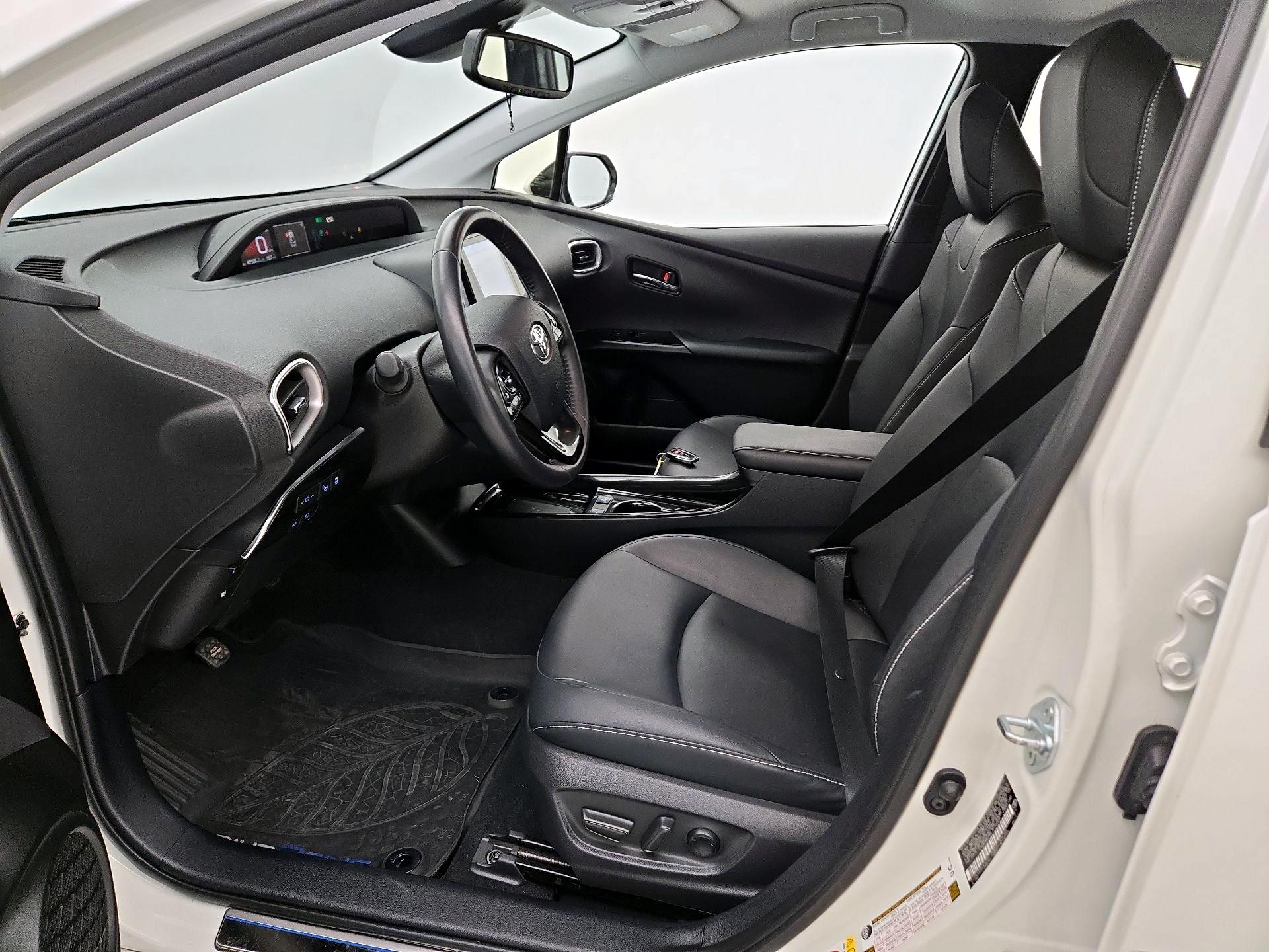 Thumbnail: 2020 Toyota Prius - 11