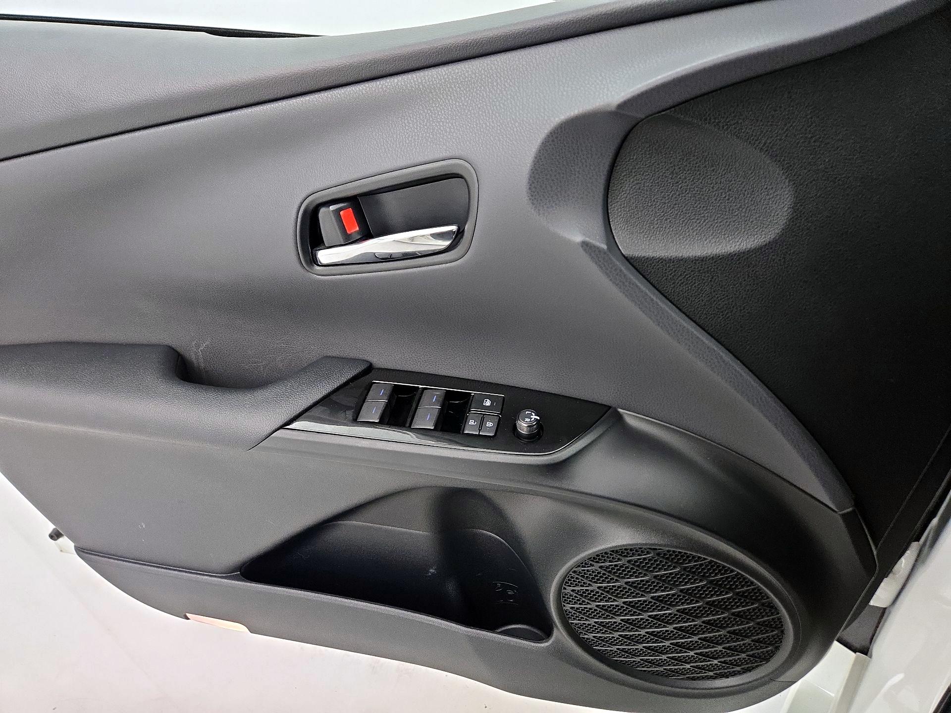 Thumbnail: 2020 Toyota Prius - 12
