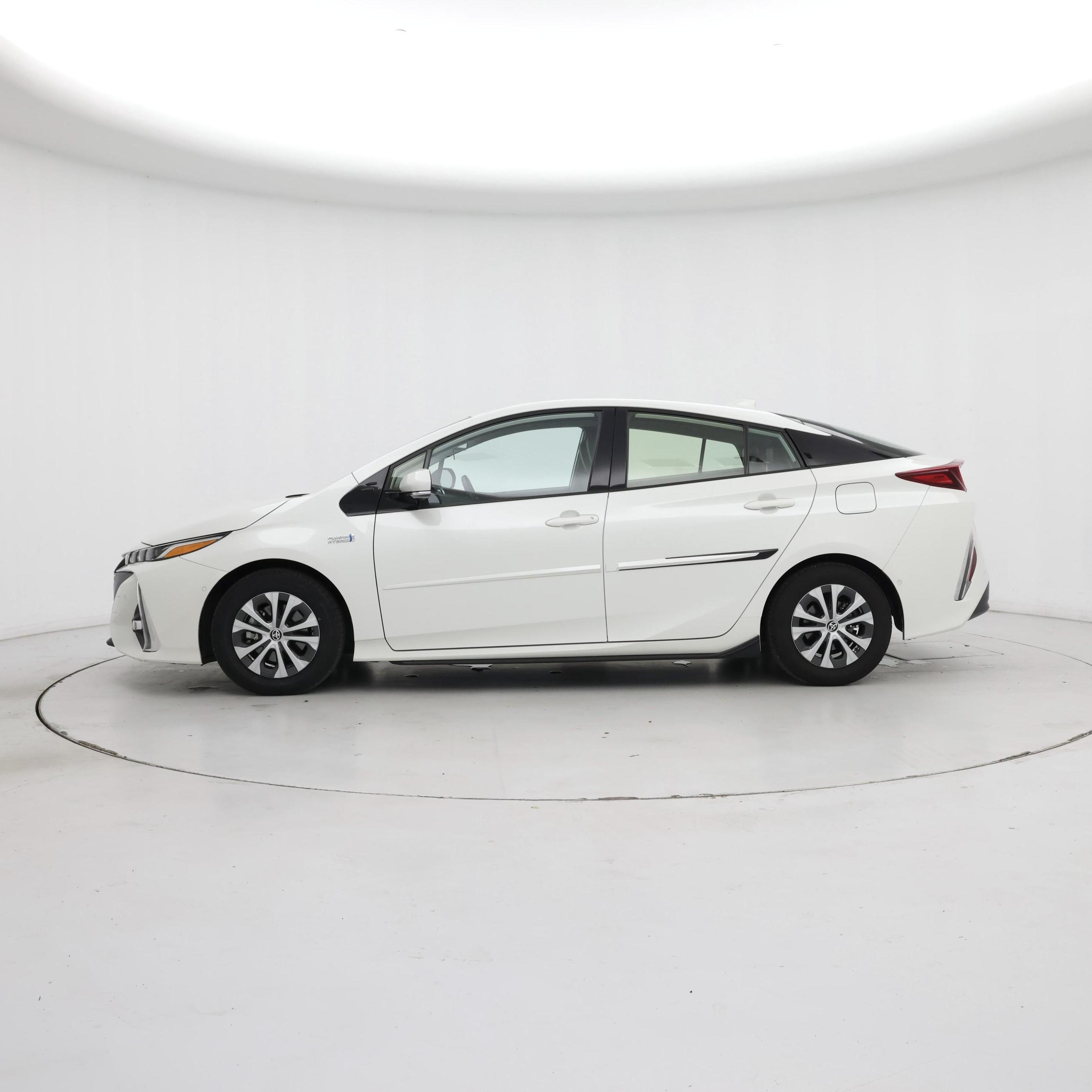 Thumbnail: 2020 Toyota Prius - 3