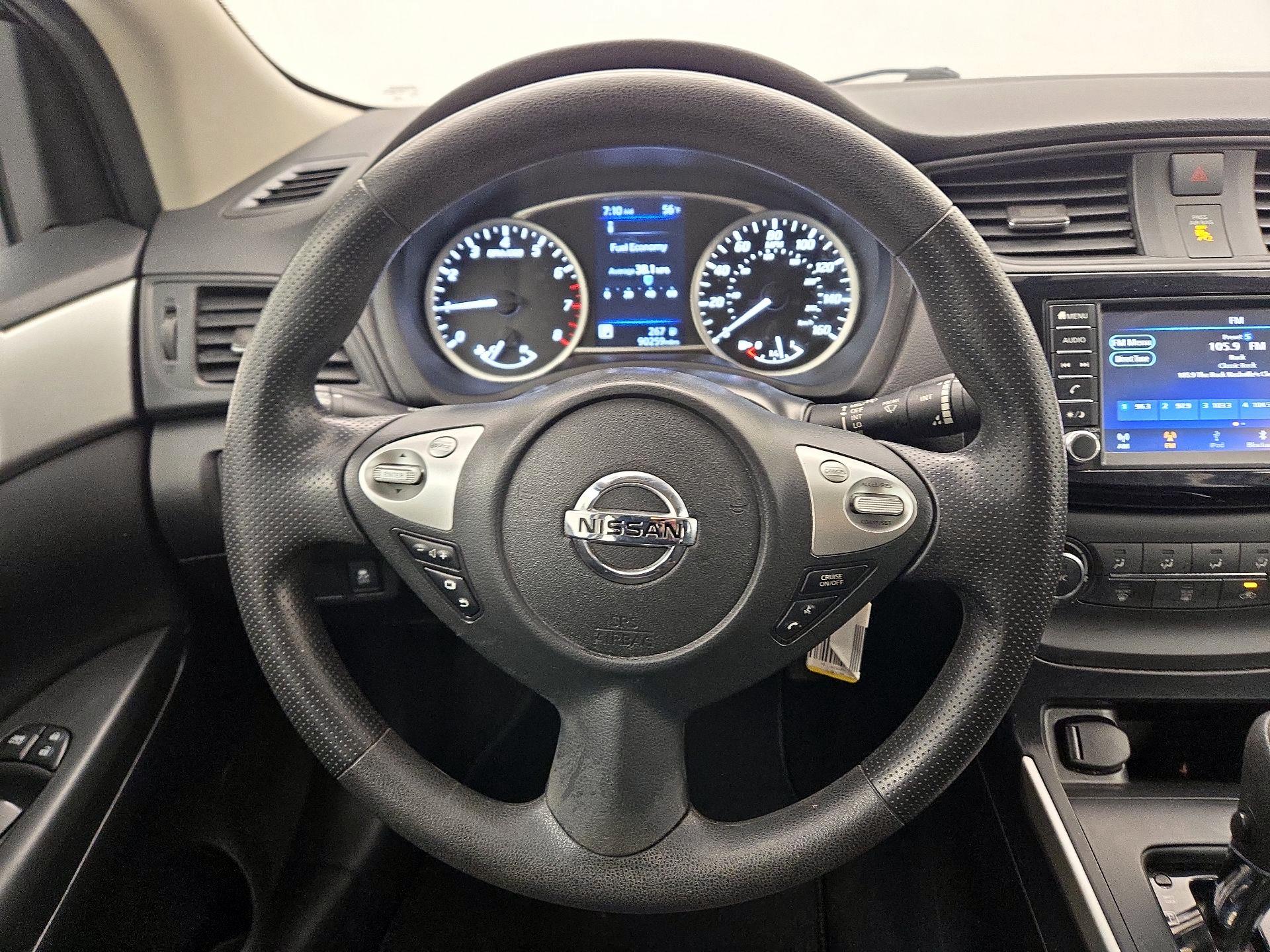 Thumbnail: 2019 Nissan Sentra - 10