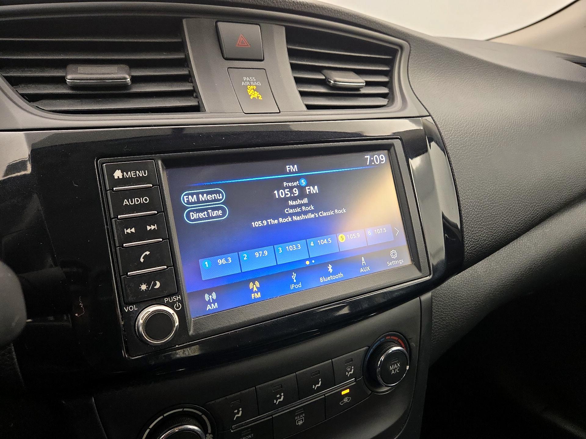 Thumbnail: 2019 Nissan Sentra - 15