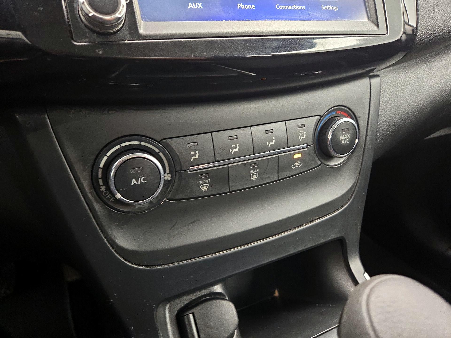 Thumbnail: 2019 Nissan Sentra - 16
