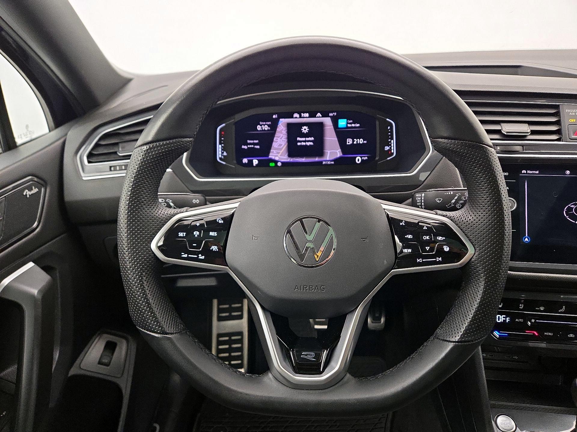 Thumbnail: 2023 Volkswagen Tiguan - 10