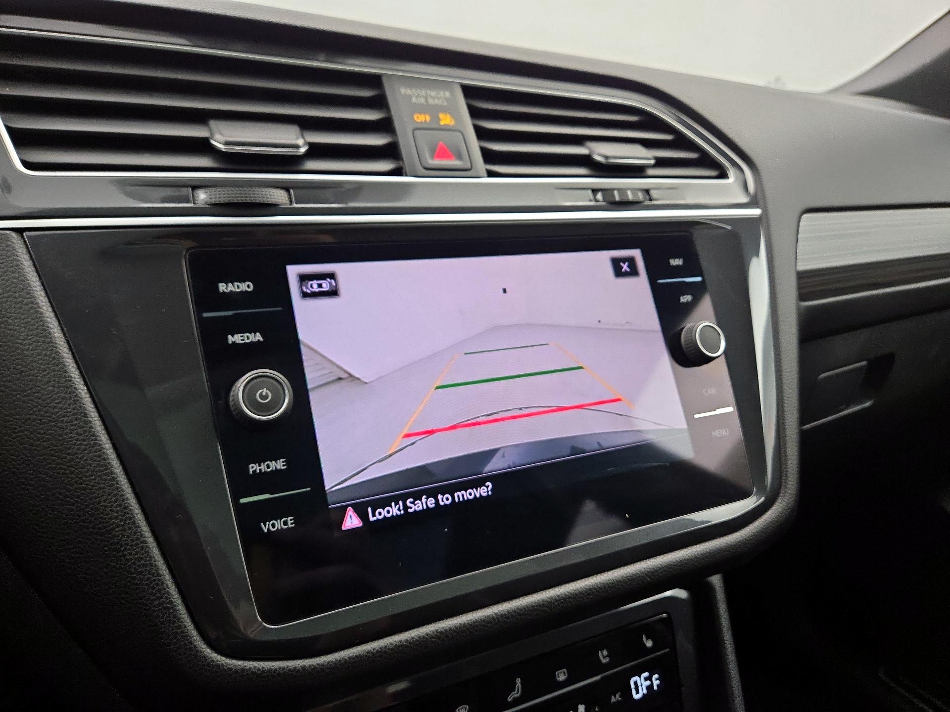 Thumbnail: 2023 Volkswagen Tiguan - 15