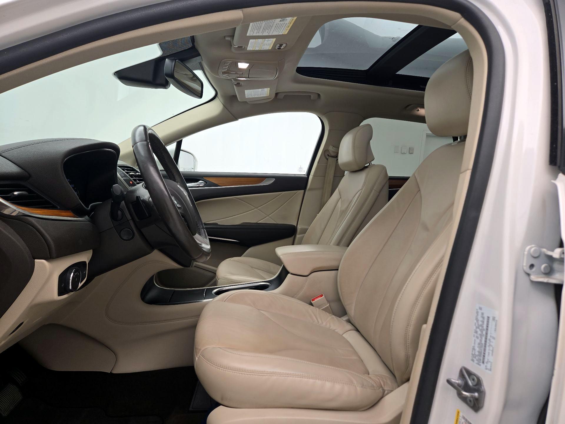 Thumbnail: 2019 Lincoln MKC - 11