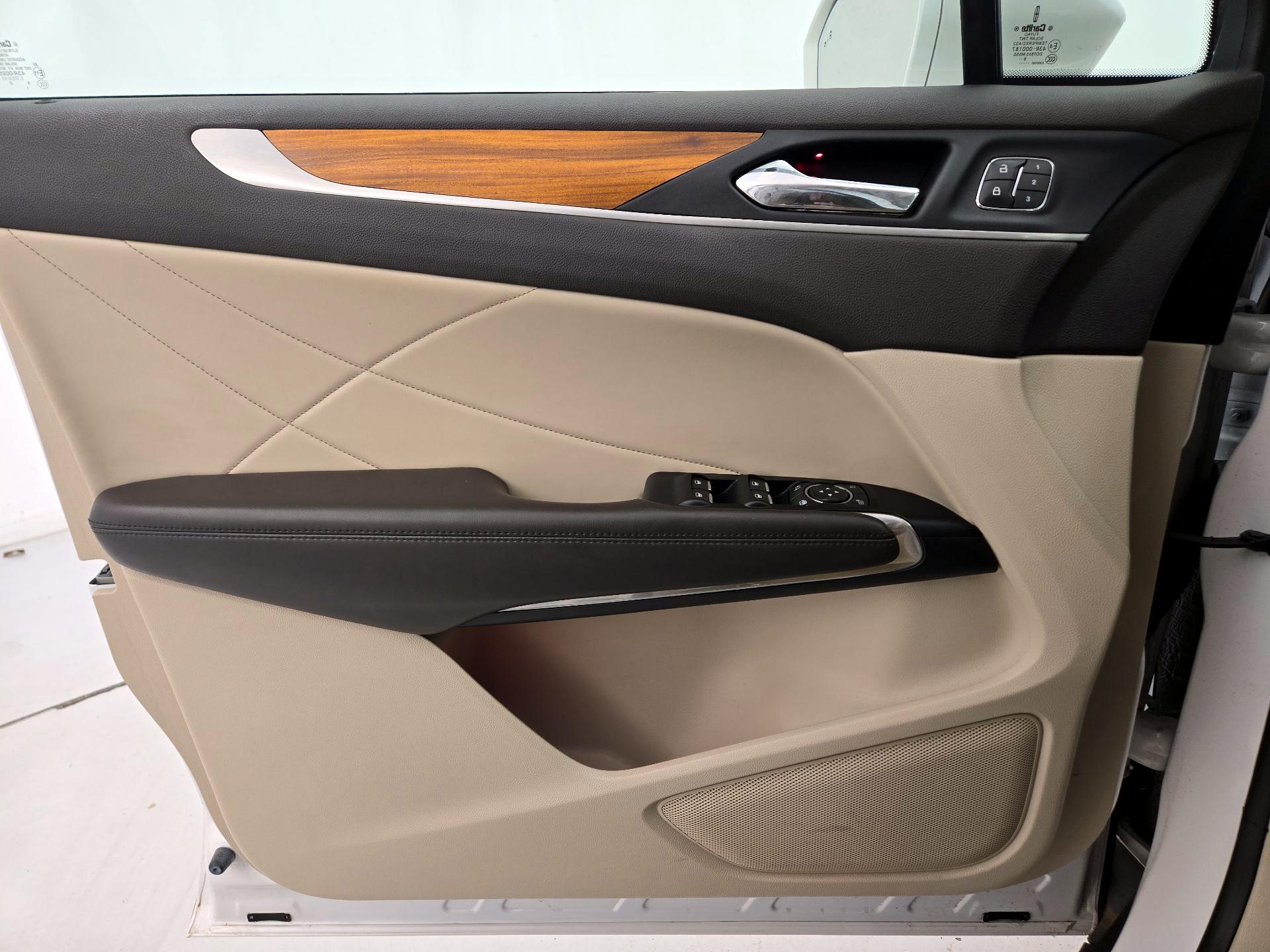 Thumbnail: 2019 Lincoln MKC - 12