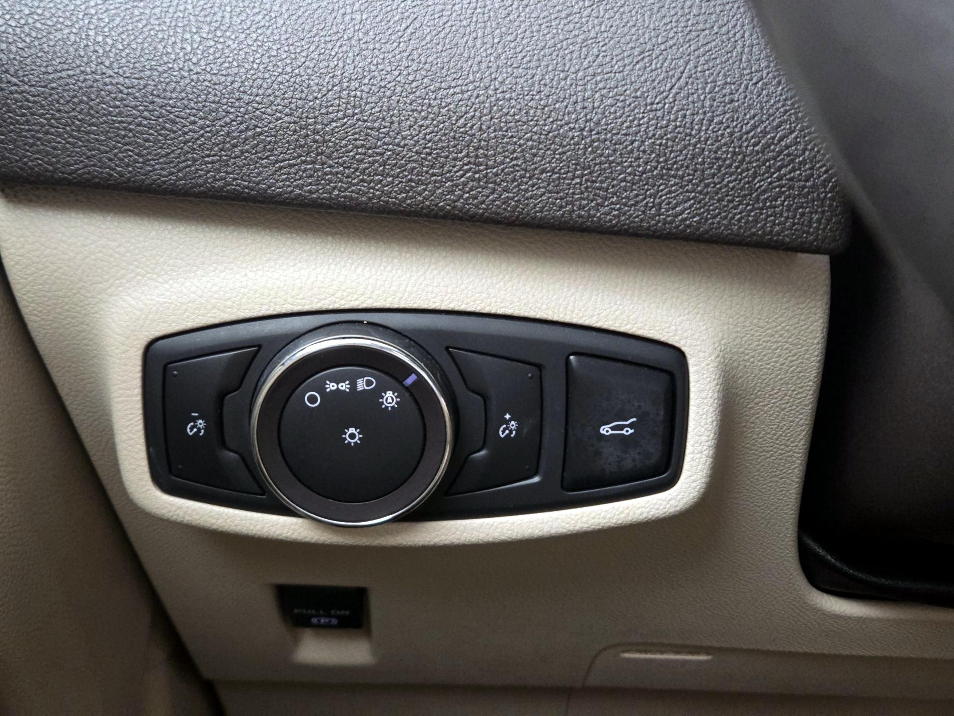 Thumbnail: 2019 Lincoln MKC - 13