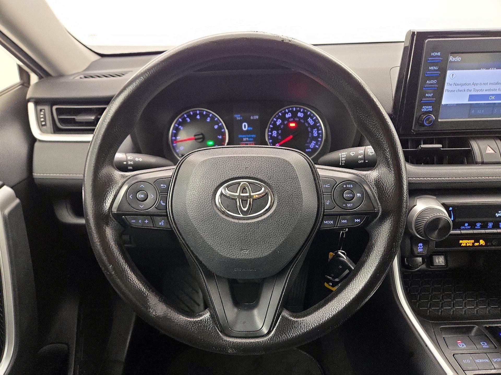 Thumbnail: 2019 Toyota RAV4 - 10