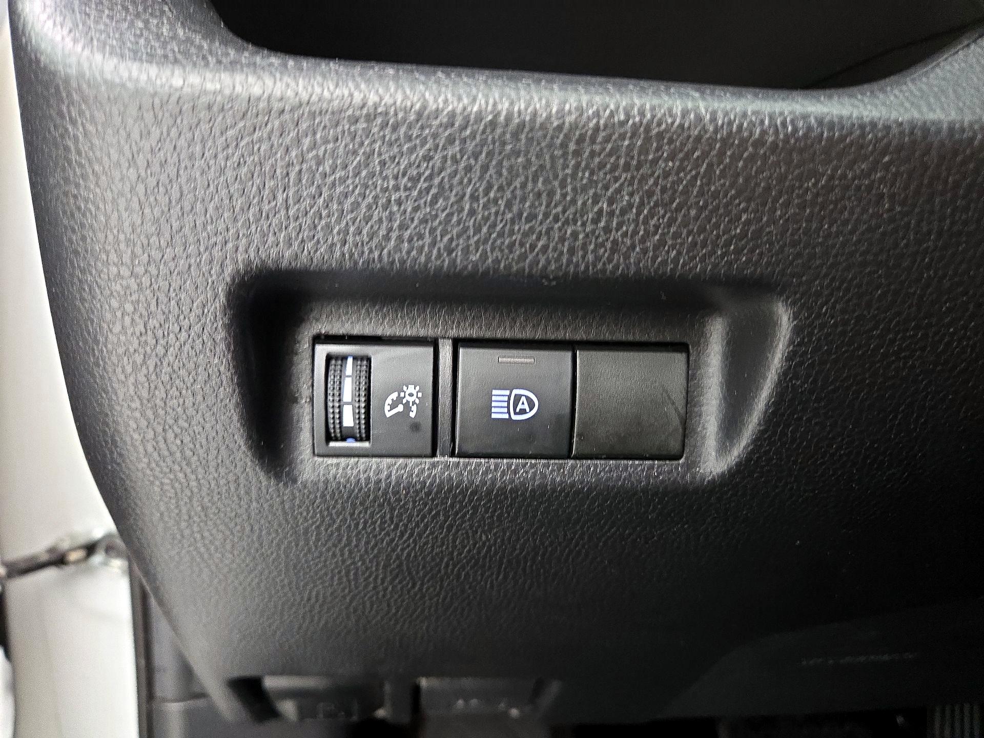 Thumbnail: 2019 Toyota RAV4 - 13