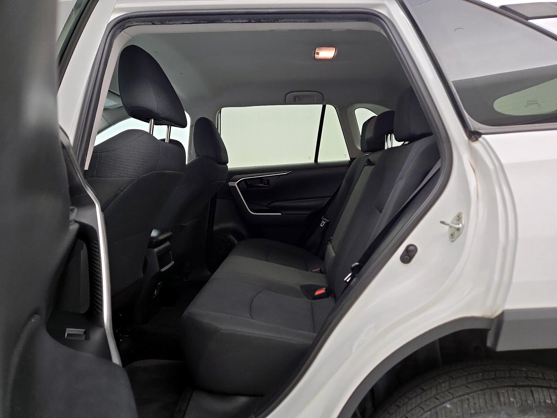 Thumbnail: 2019 Toyota RAV4 - 19