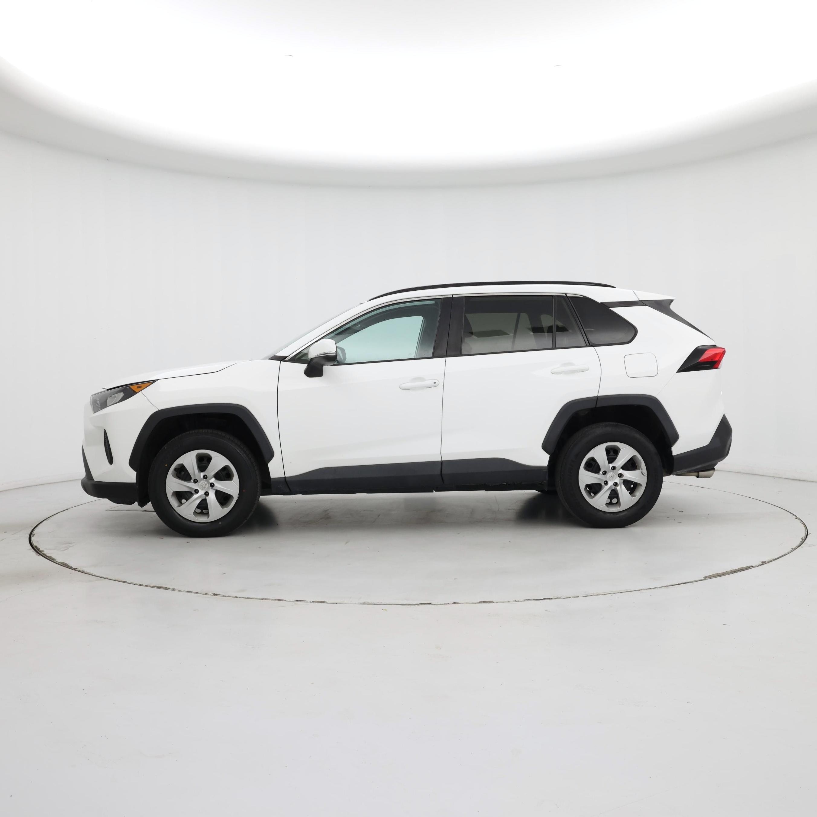 Thumbnail: 2019 Toyota RAV4 - 3
